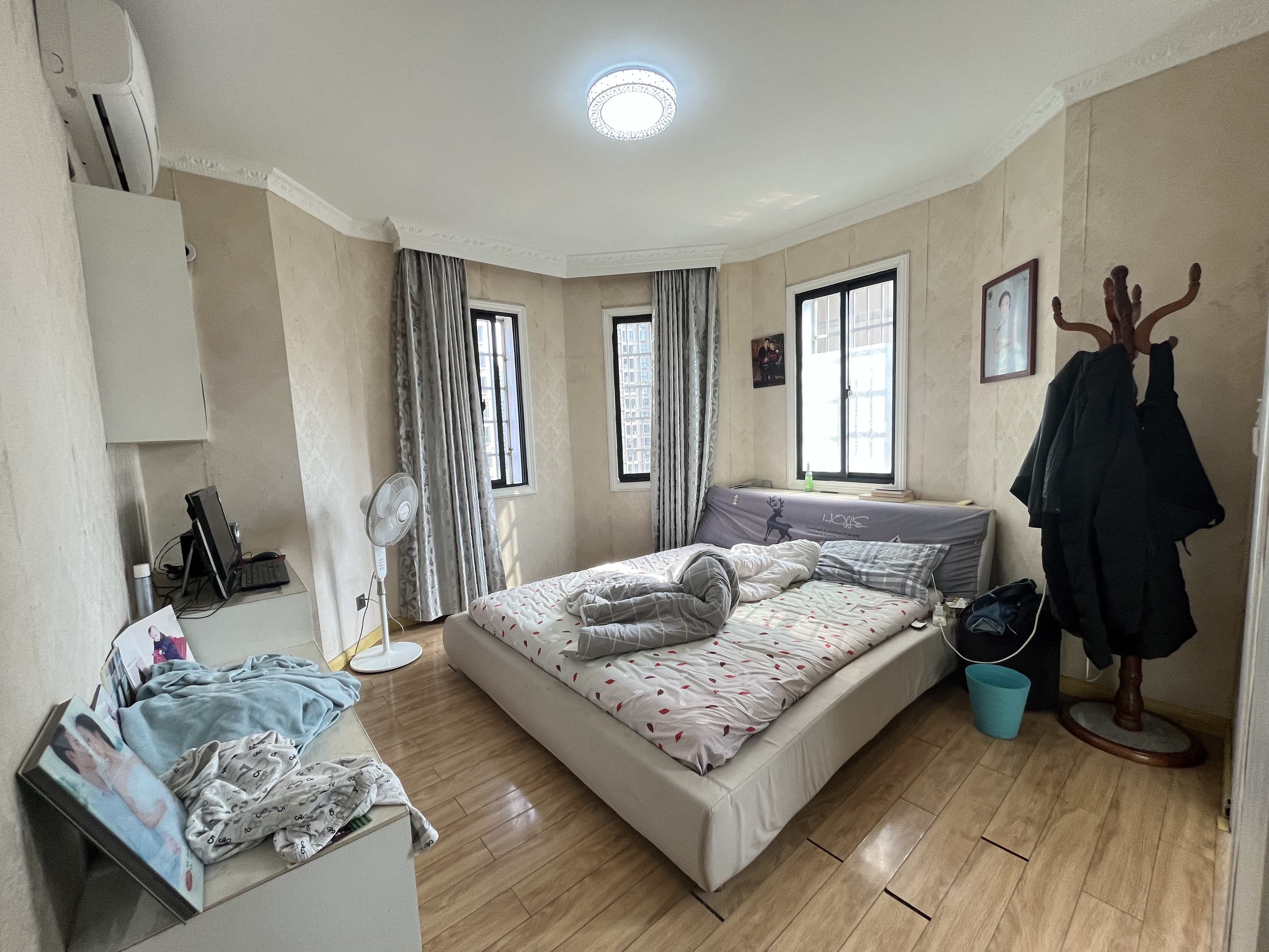 华剑首郡+五江珑悦 1室0厅0卫 69.8万 华剑首郡+五江珑悦 1室0厅0卫 69.8万客厅