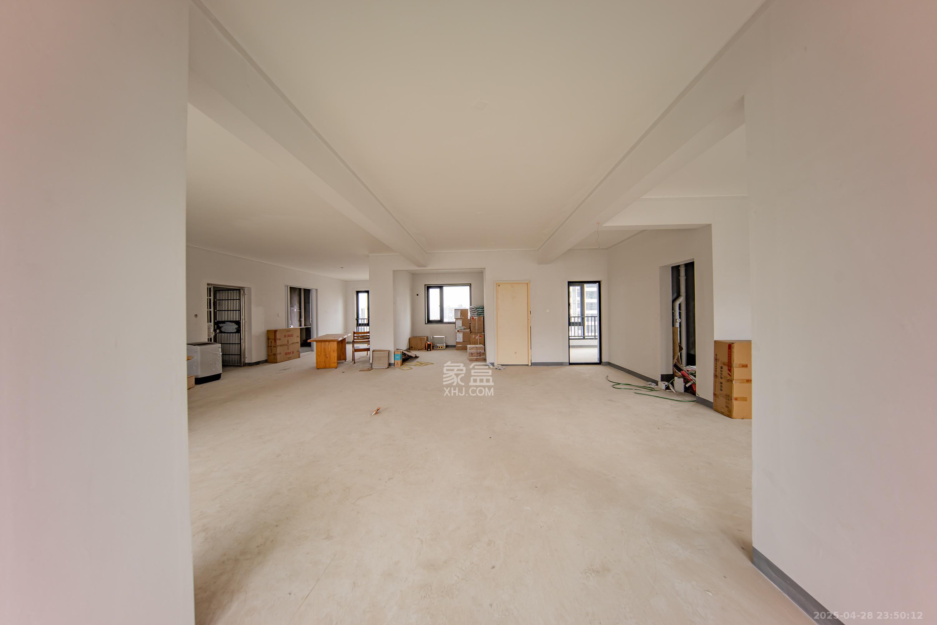 建投象山国际  6室2厅4卫   320.00万卧室