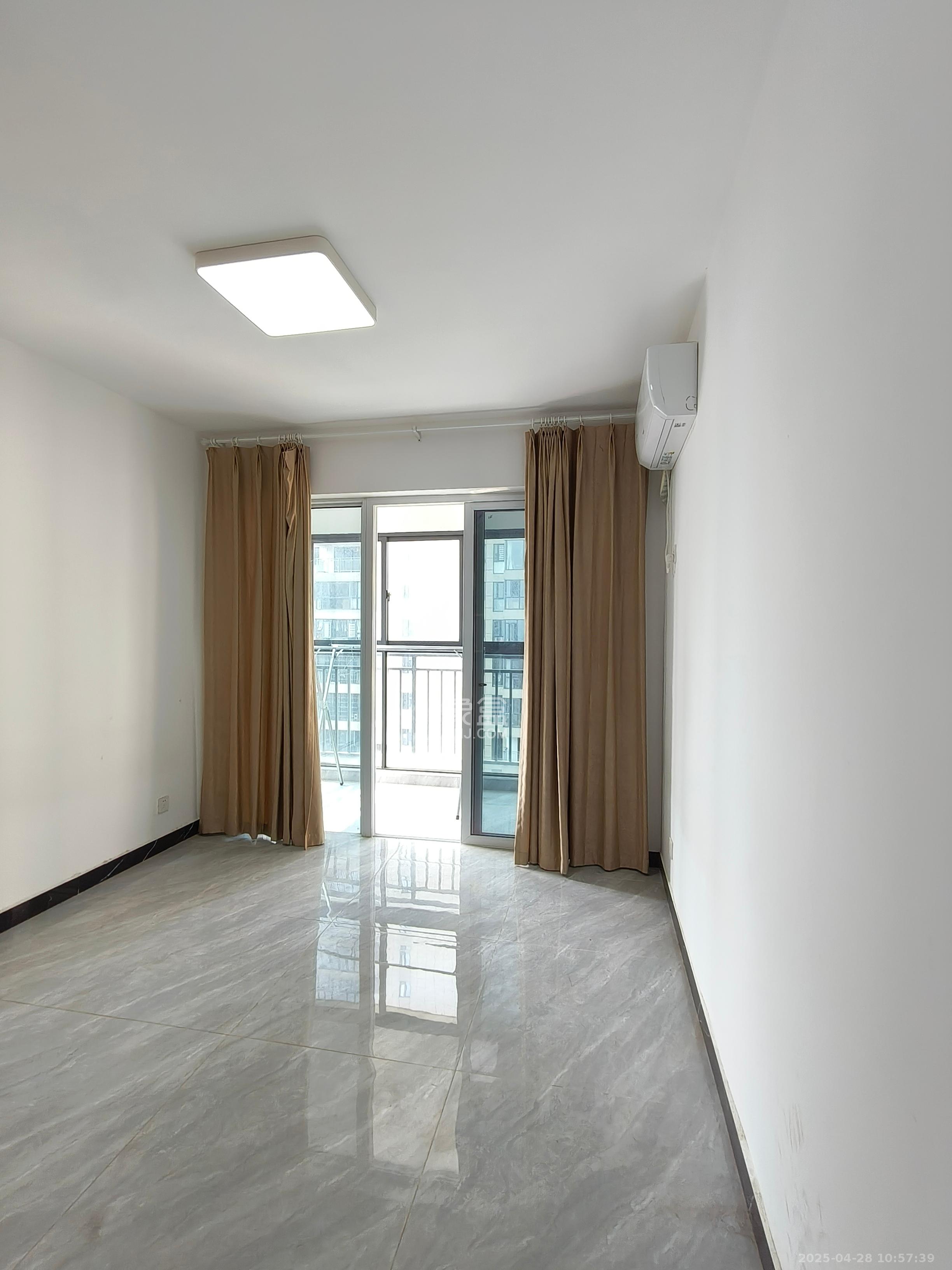 和悦城(蟠龙景苑) 3室2厅1卫 2000.0元/月 和悦城(蟠龙景苑) 3室2厅1卫 2000.0元/月室内图