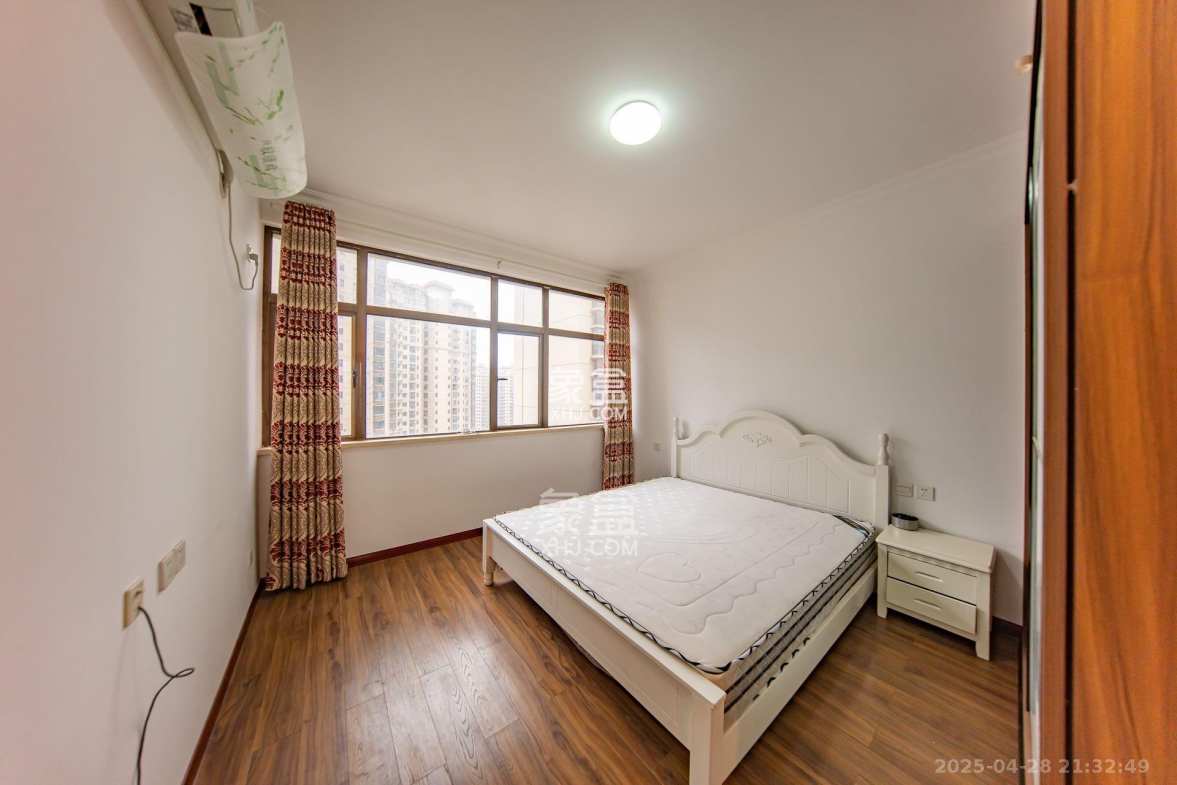 江山帝景哈佛  5室2厅2卫    2600.0元/月 江山帝景哈佛  5室2厅2卫    2600.0元/月室内图