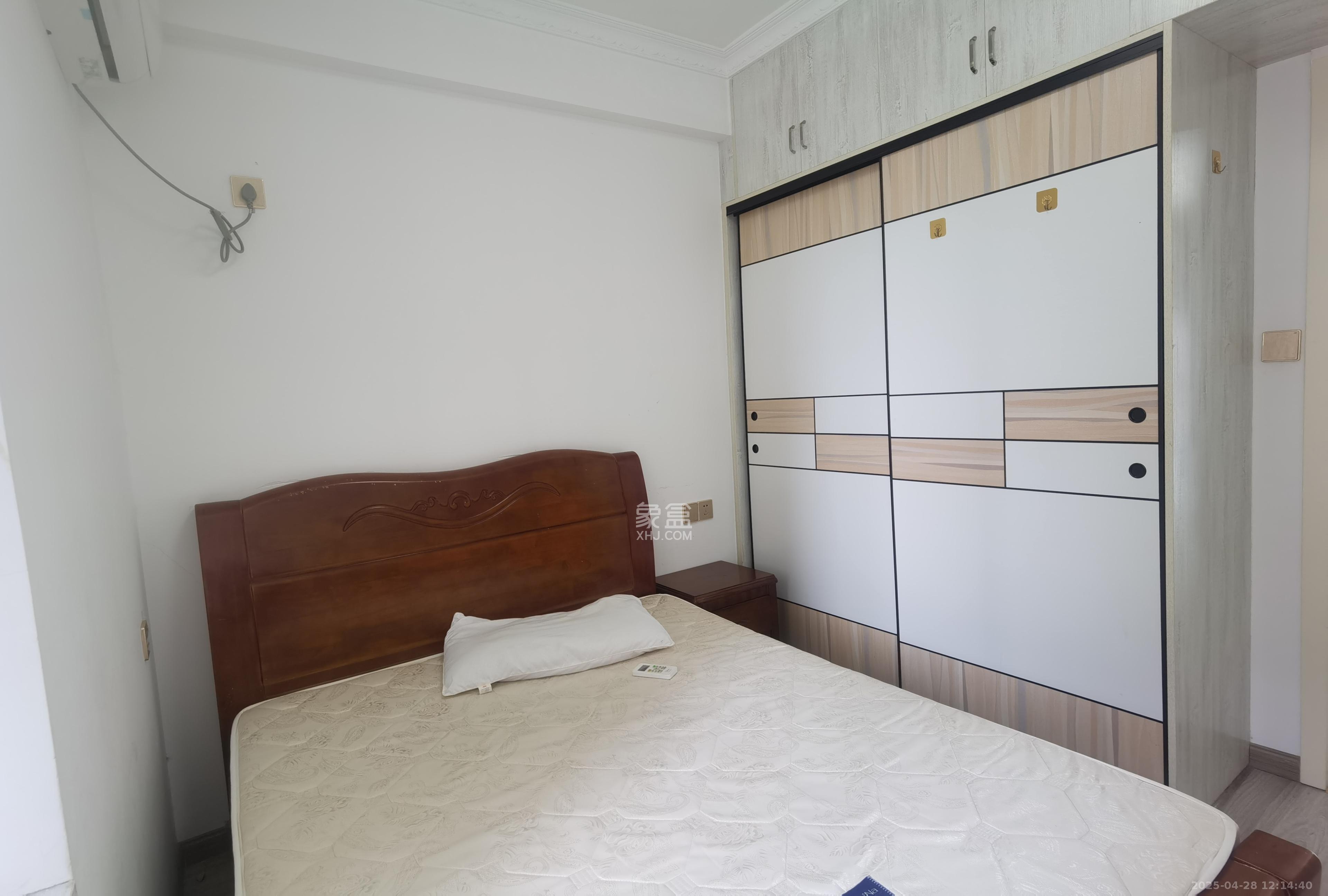 东宜兰园 3室2厅2卫 2500.0元/月 东宜兰园 3室2厅2卫 2500.0元/月室内图