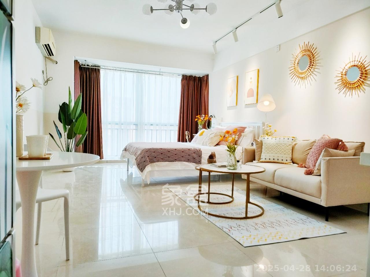 三万英尺  1室1厅1卫    1600.0元/月室内图