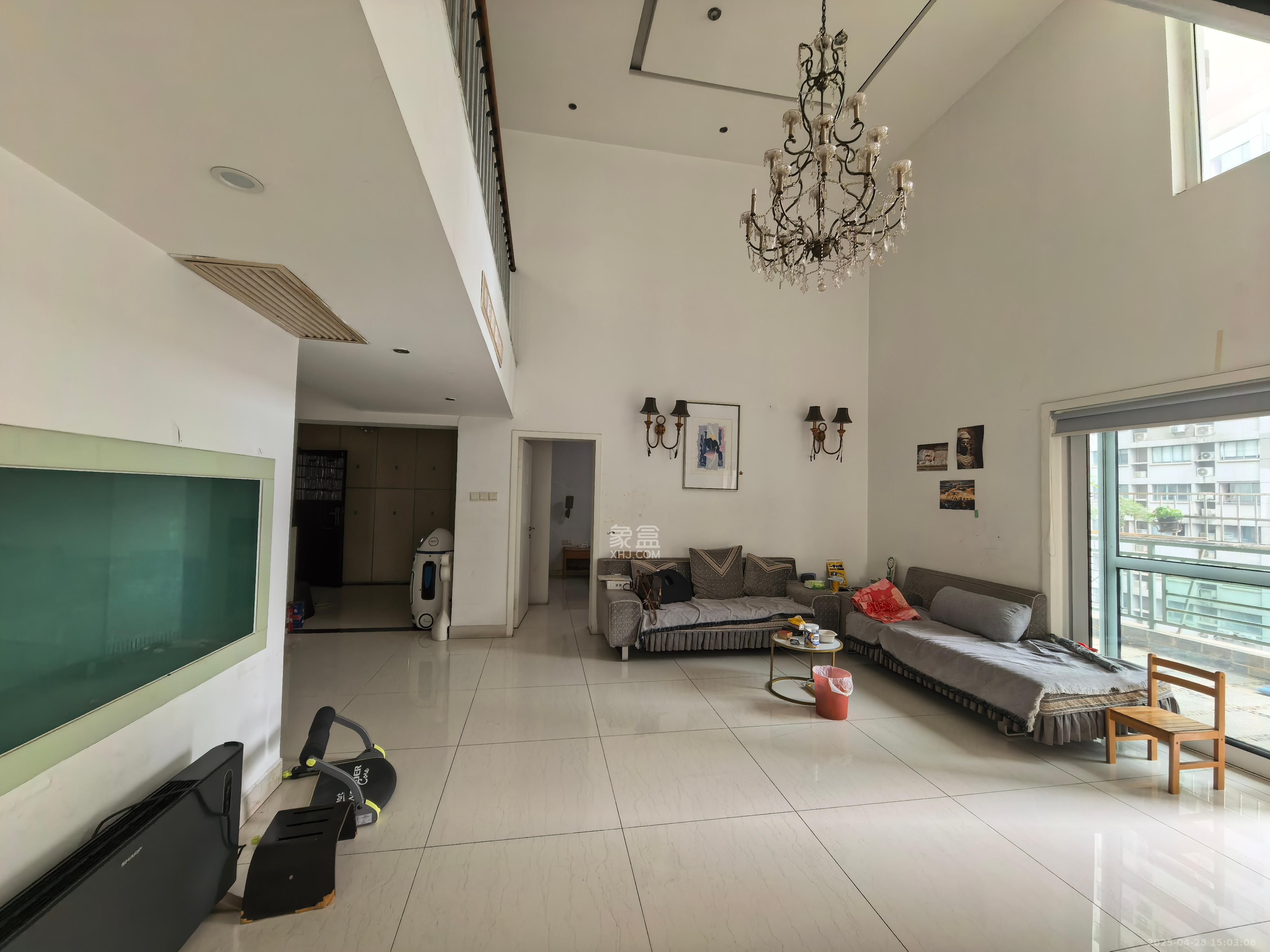 香格里嘉园 5室2厅3卫 7500.0元/月 香格里嘉园 5室2厅3卫 7500.0元/月室内图