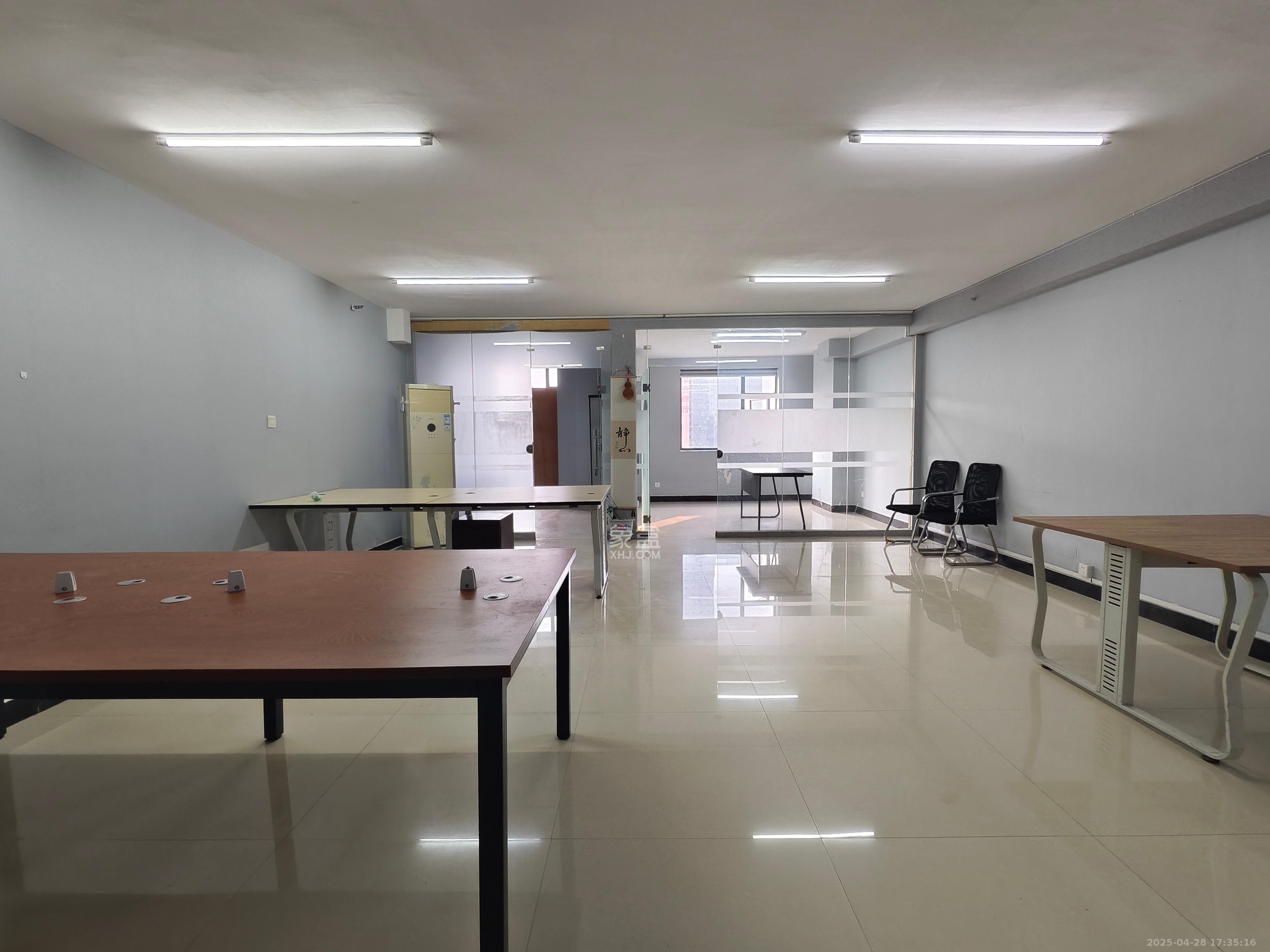 新时代广场 2室1厅1卫 3000.0元/月 新时代广场 2室1厅1卫 3000.0元/月室内图