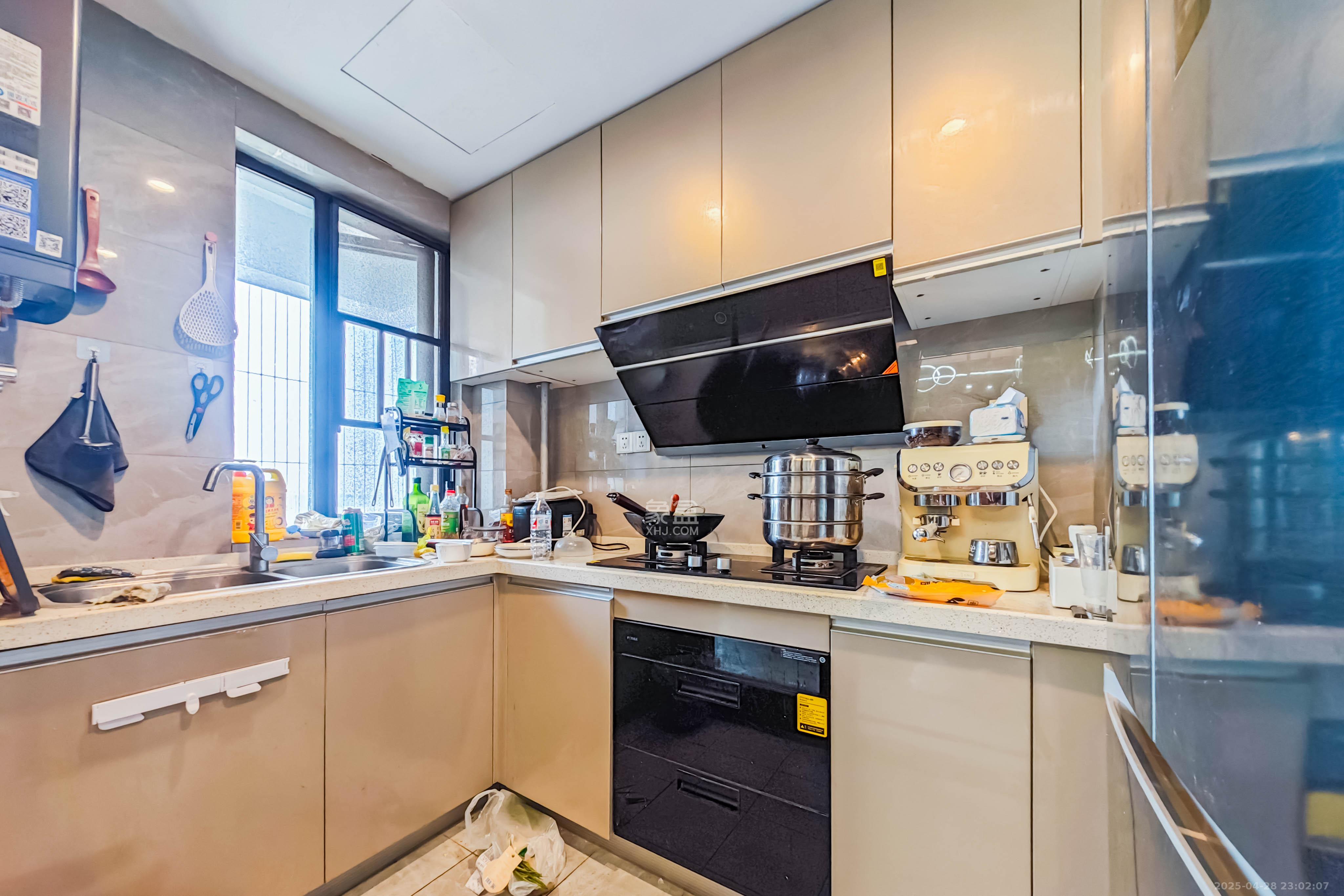 绿地长沙城际空间站(绿地新里佳苑)  4室2厅1卫    142.0万 绿地长沙城际空间站(绿地新里佳苑)  4室2厅1卫    142.0万厨房