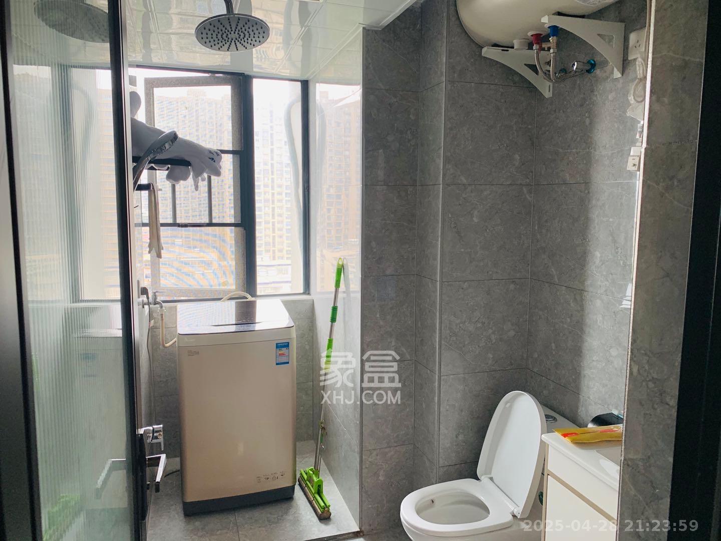 裕天国际商汇中心 1室0厅0卫 2500.0元/月 裕天国际商汇中心 1室0厅0卫 2500.0元/月室内图