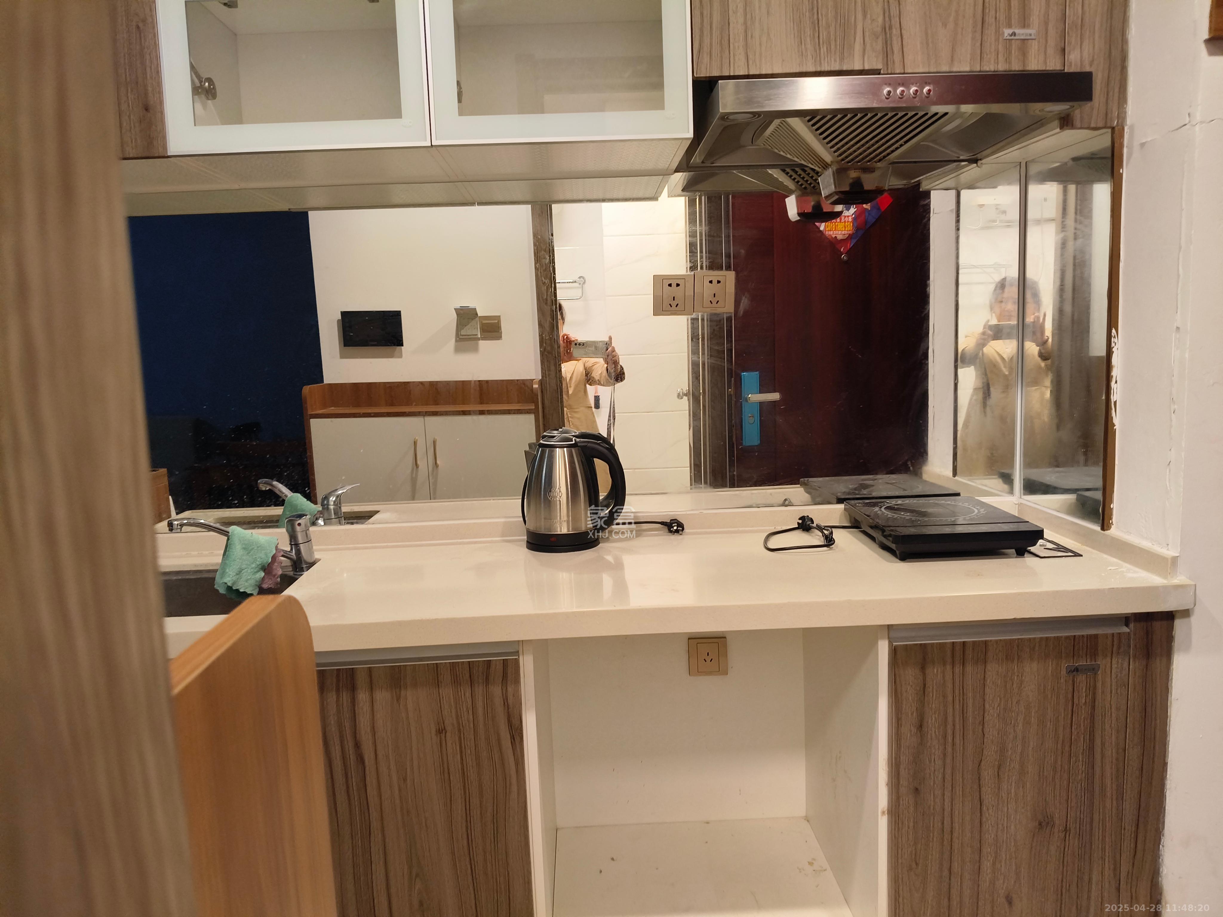 碧桂园星城首府  2室1厅1卫    1400.0元/月 碧桂园星城首府  2室1厅1卫    1400.0元/月室内图