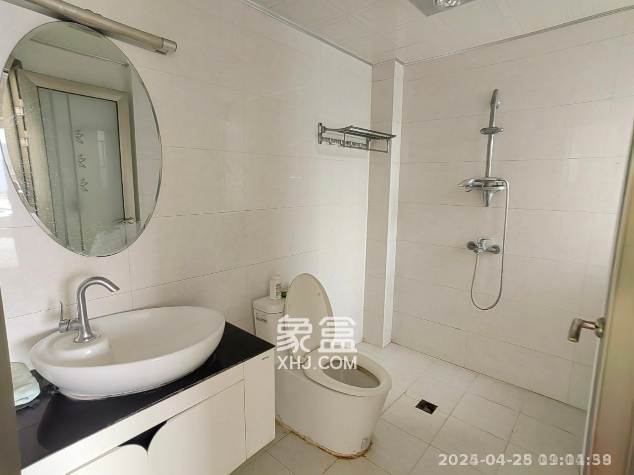 南郡雅园 3室2厅2卫 1600.0元/月 南郡雅园 3室2厅2卫 1600.0元/月室内图