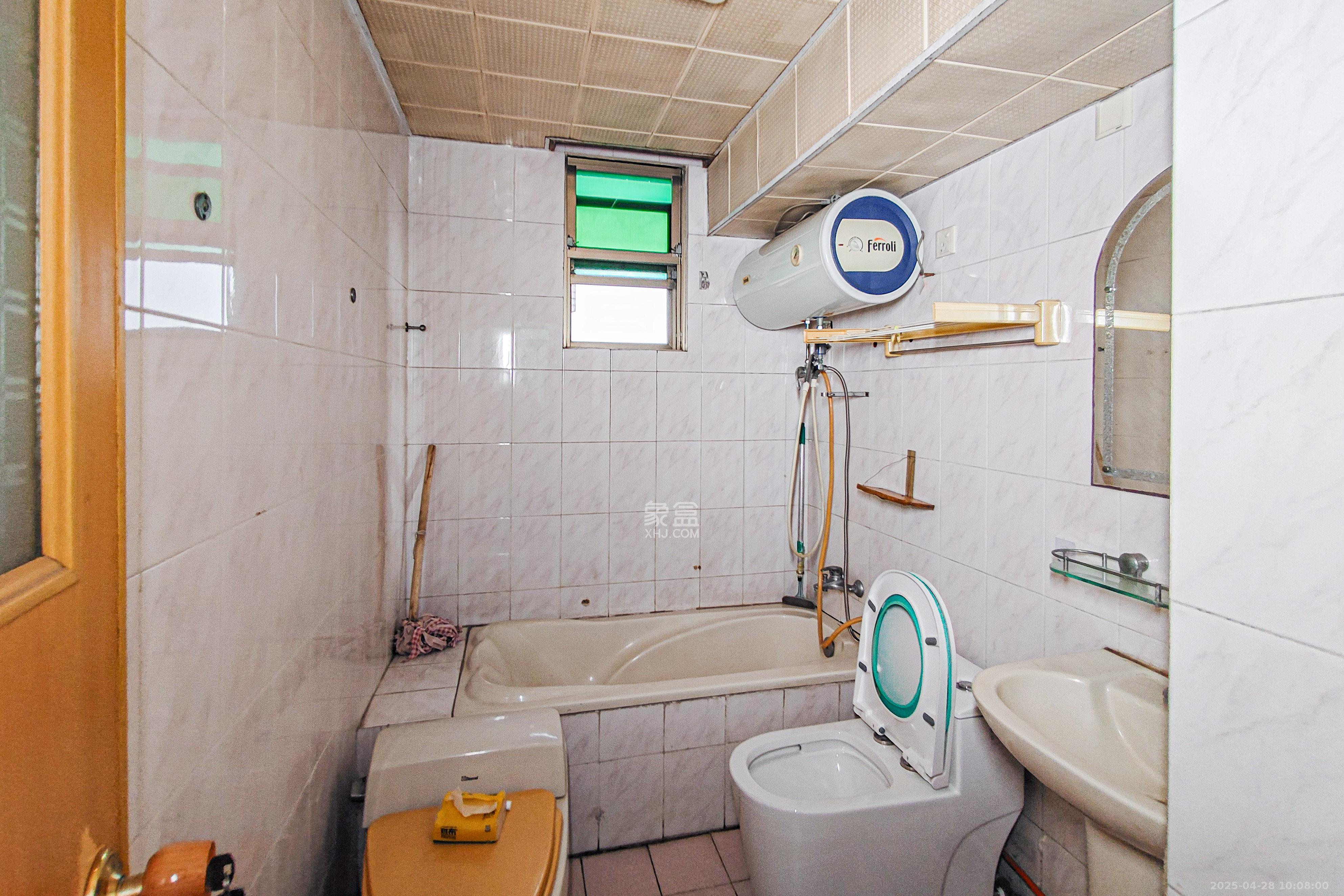 湘农桥社区  3室2厅2卫    136.0万 湘农桥社区  3室2厅2卫    136.0万卫生间