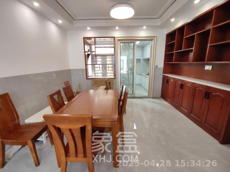 洋湖明园一期  3室1厅2卫   2400.00元/月室内图