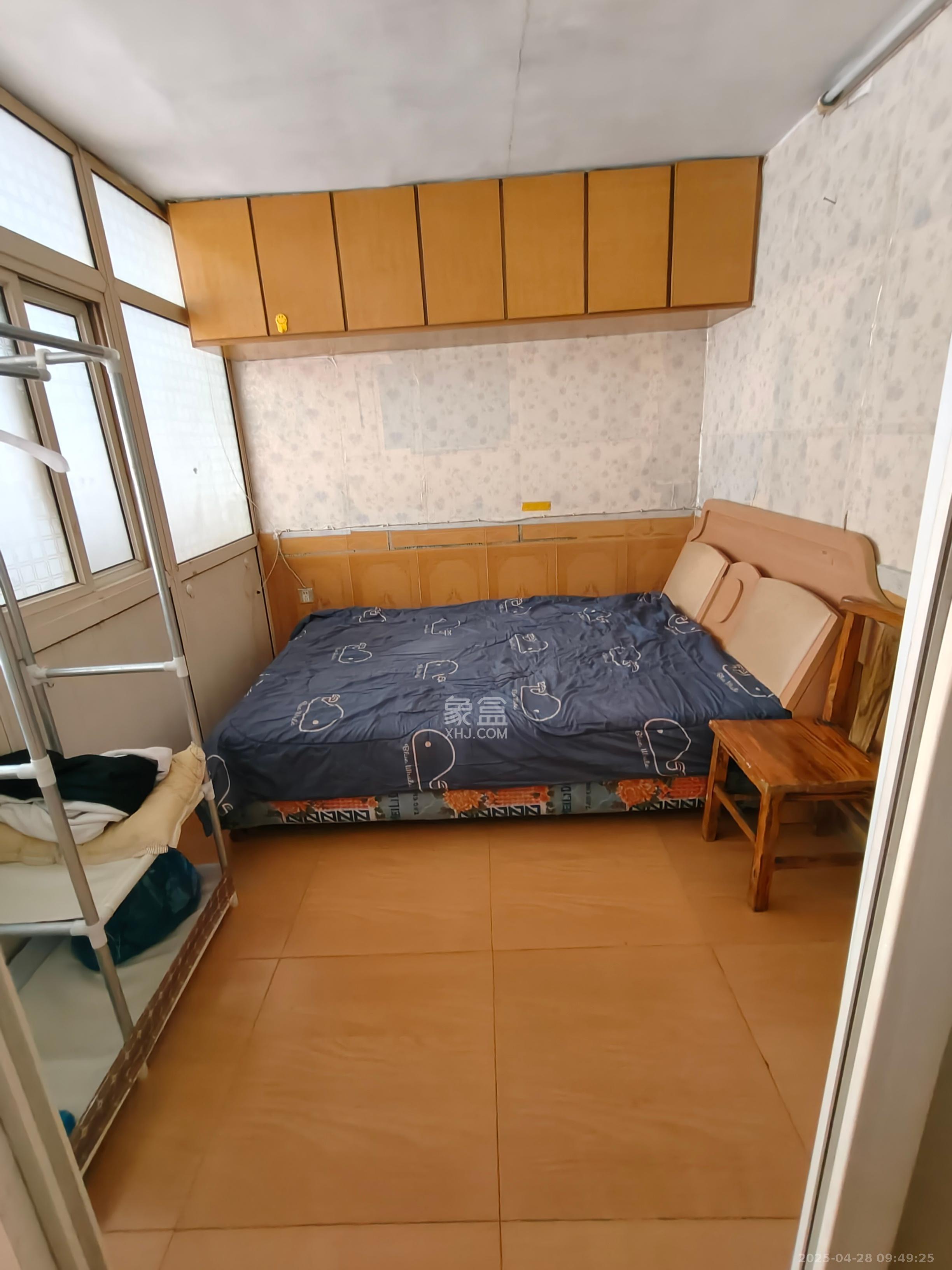 咸嘉花园  1室1厅1卫   1300.00元/月室内图