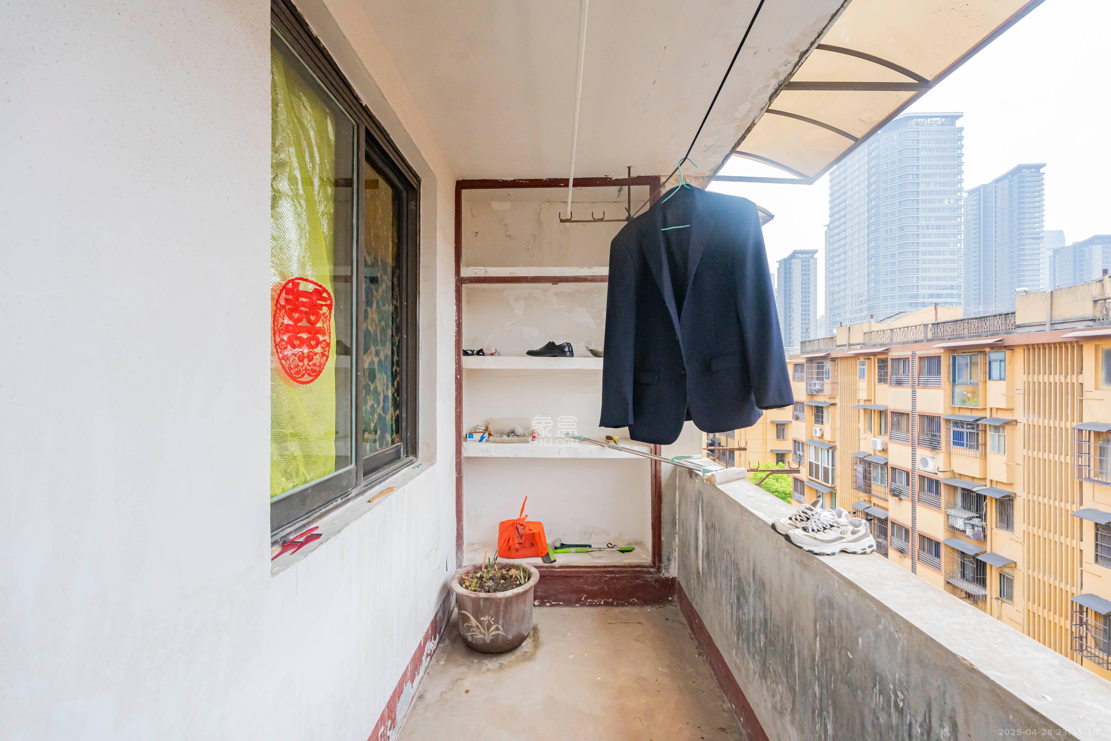 群芳园  1室1厅1卫   35.00万阳台