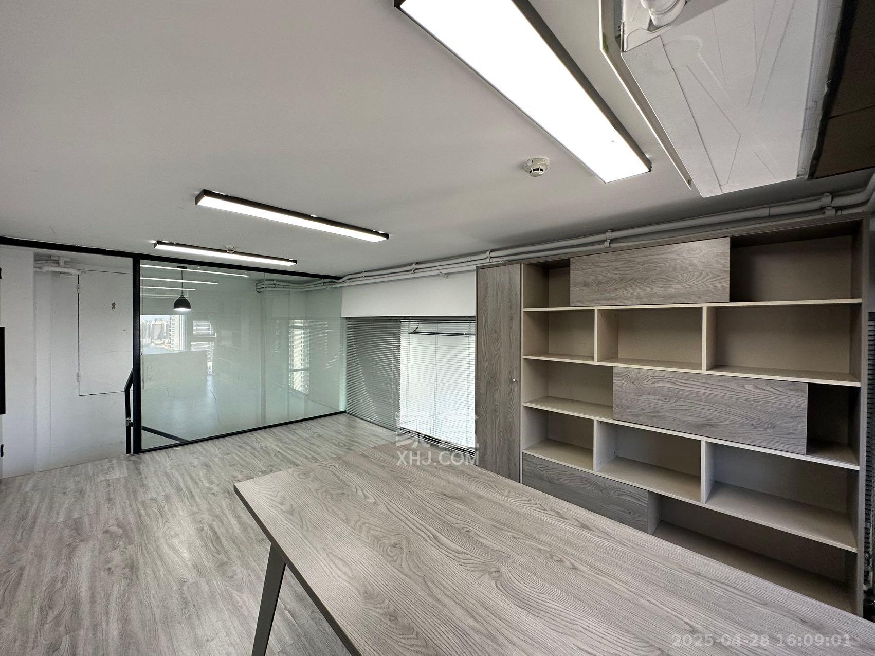 中一鲲出(鲲鹏府) 4室2厅0卫 14000.0元/月 中一鲲出(鲲鹏府) 4室2厅0卫 14000.0元/月室内图