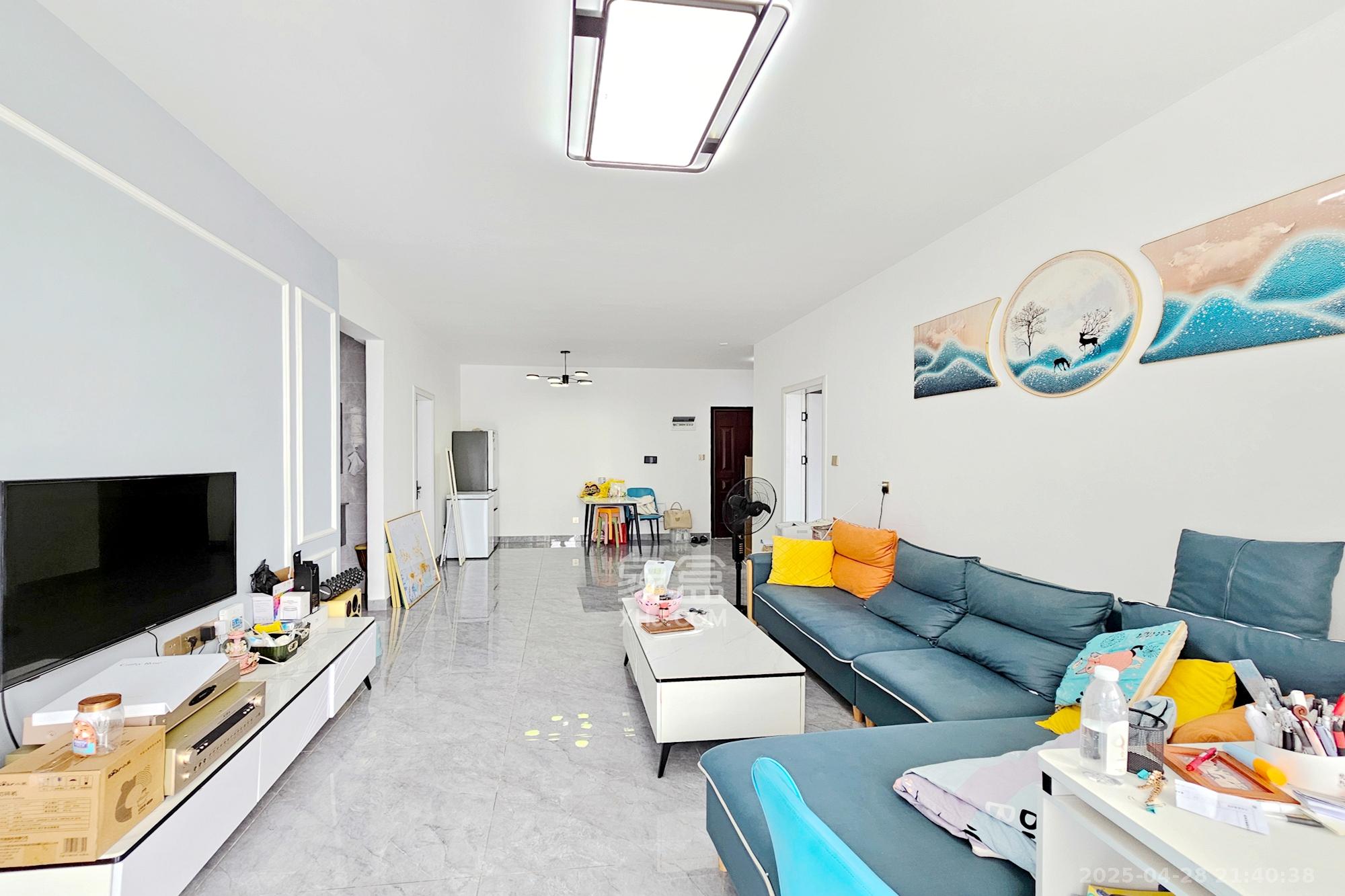 长房东旭国际 3室2厅2卫 139.8万 长房东旭国际 3室2厅2卫 139.8万客厅