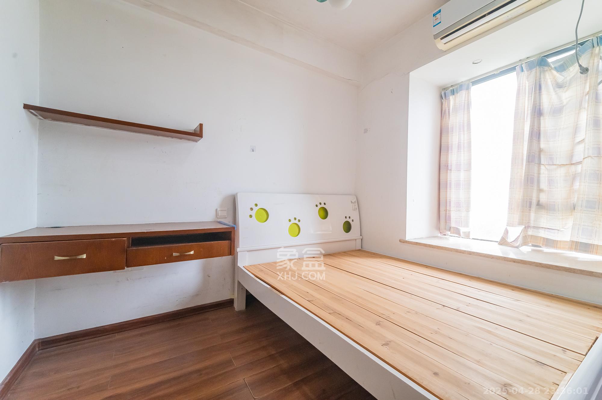 华润凤凰城二期 3室2厅1卫 58.8万 华润凤凰城二期 3室2厅1卫 58.8万卧室