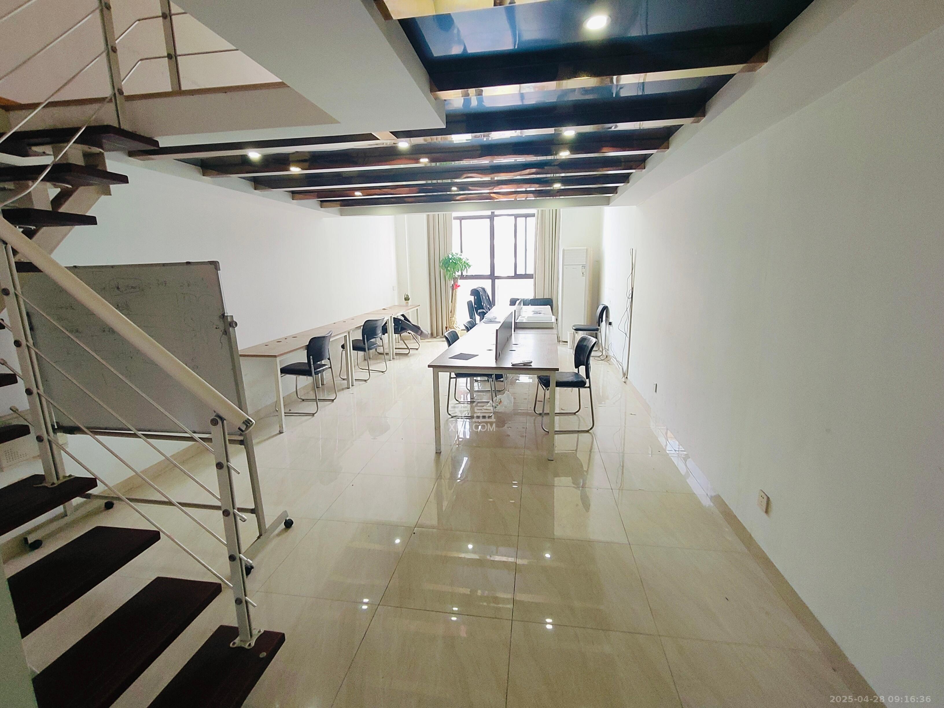 金科时代中心 1室1厅1卫 1700.0元/月 金科时代中心 1室1厅1卫 1700.0元/月室内图