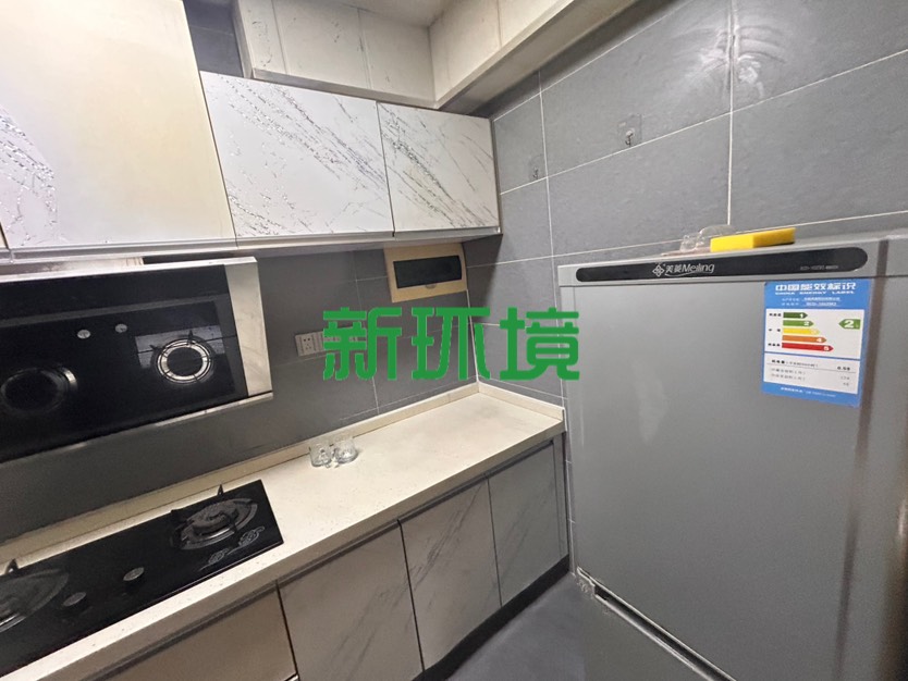 公园世家  2室1厅1卫   1600.00元/月室内图