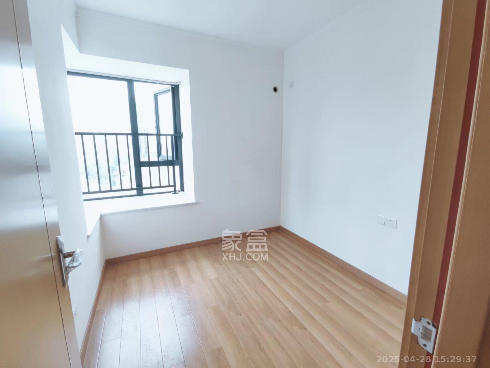 中建璟和城  3室2厅2卫   2400.00元/月室内图