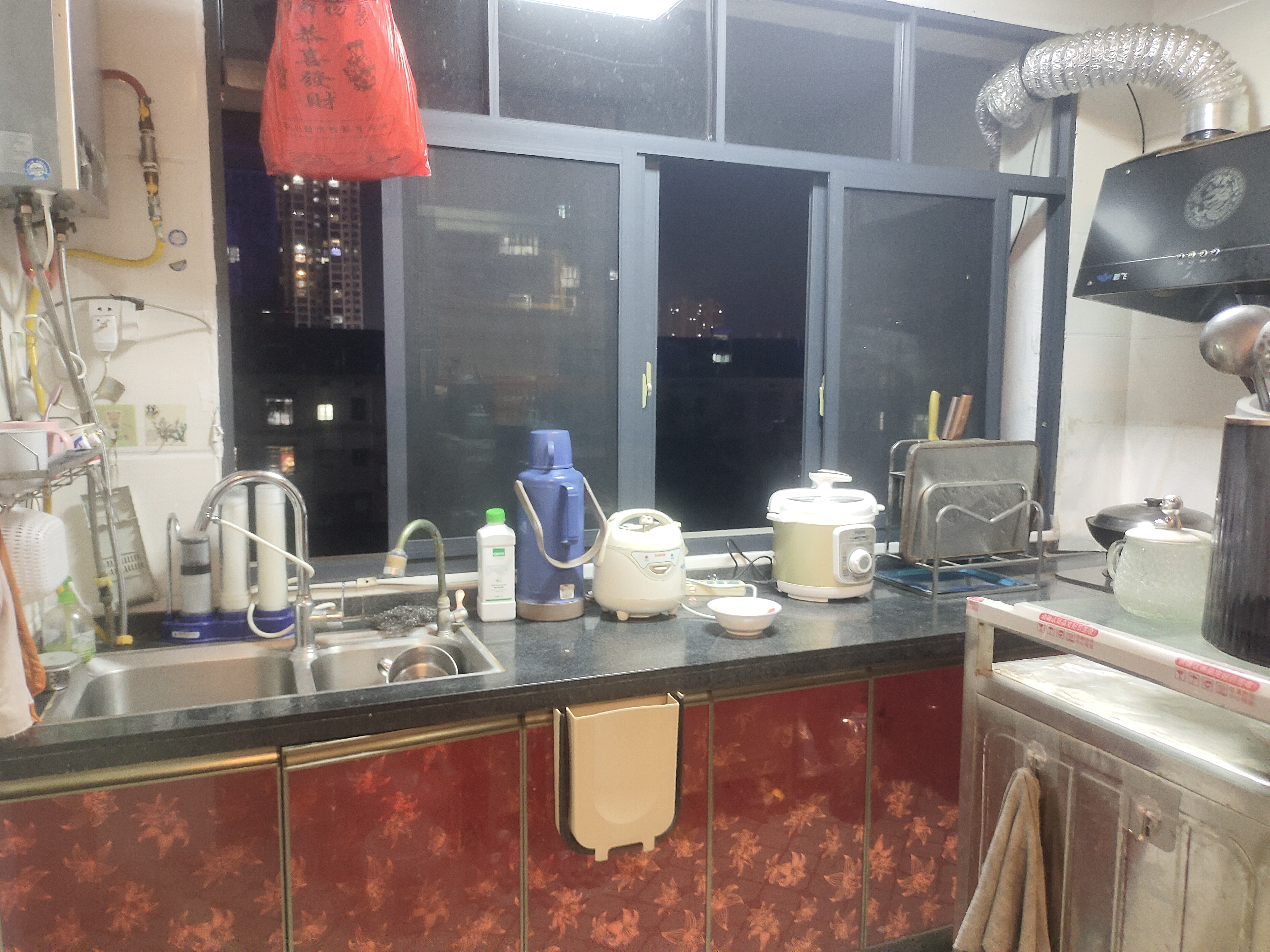 娄底毛巾厂 3室2厅1卫 22.0万 娄底毛巾厂 3室2厅1卫 22.0万厨房