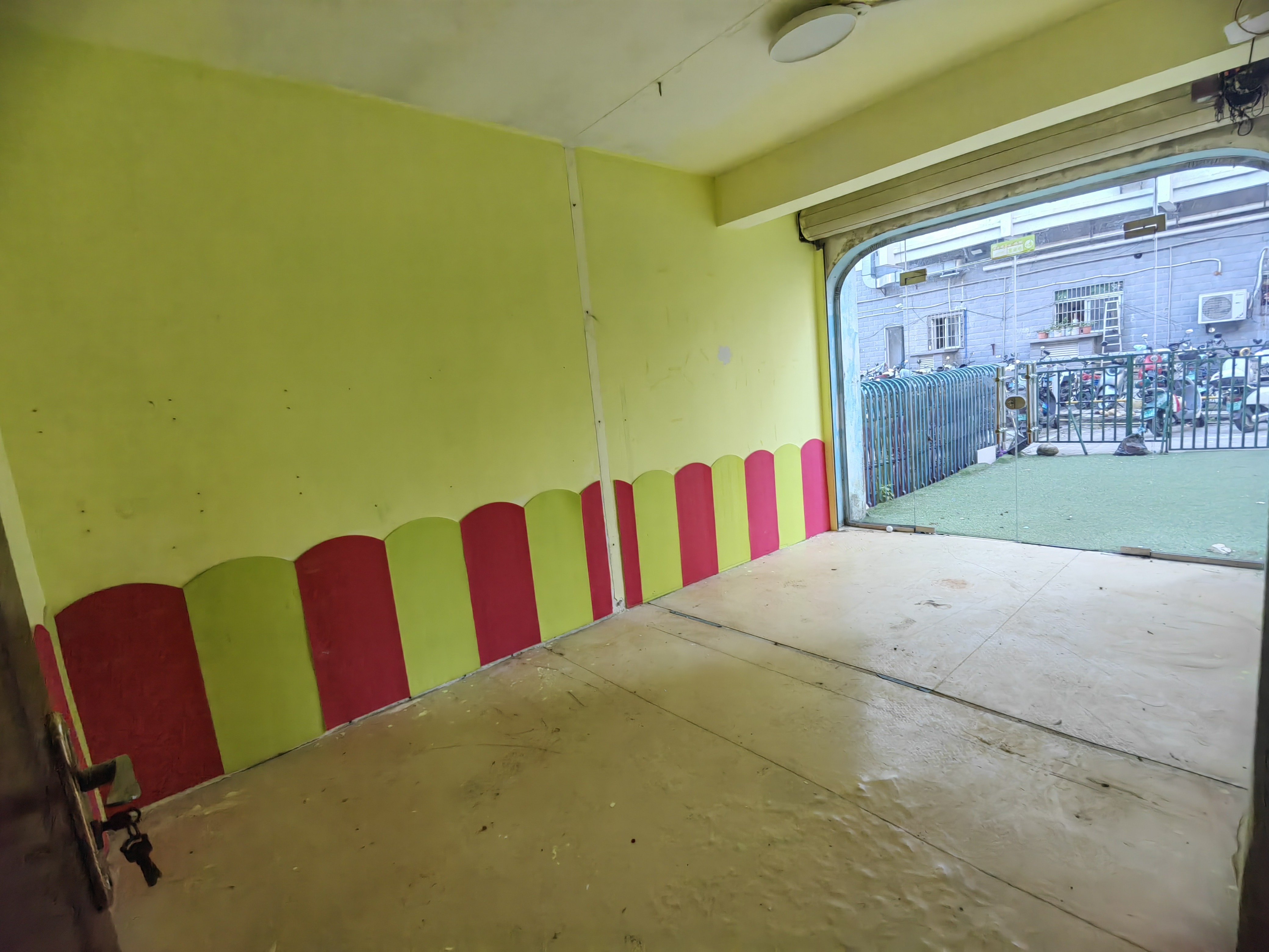 泉水山庄(别墅公寓区) 1室1厅1卫 8500.0元/月 泉水山庄(别墅公寓区) 1室1厅1卫 8500.0元/月室内图