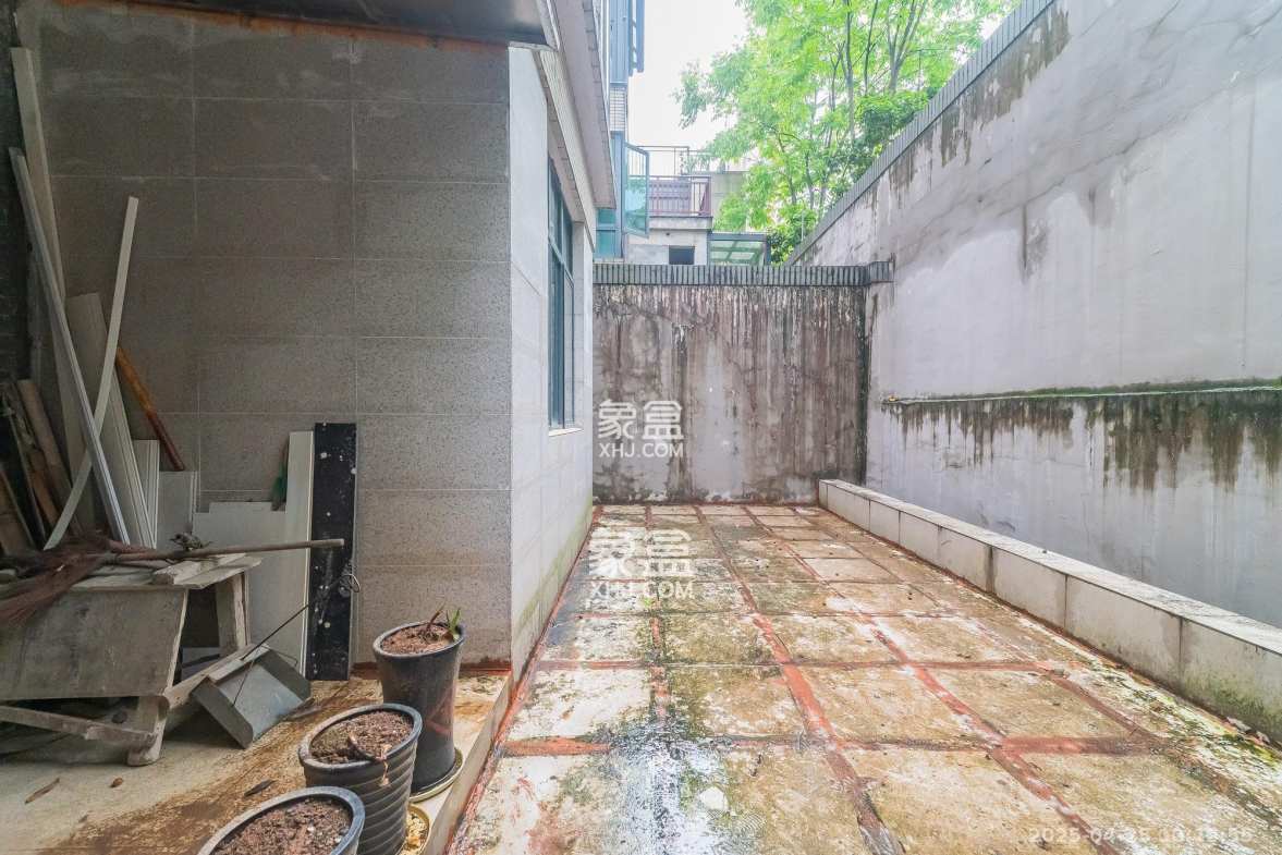 海伦春天  2室1厅1卫    1300.0元/月 海伦春天  2室1厅1卫    1300.0元/月室内图