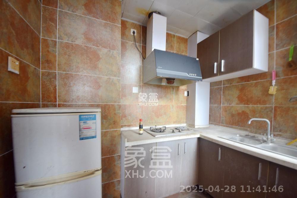东方新世界  1室1厅1卫   1350.00元/月室内图