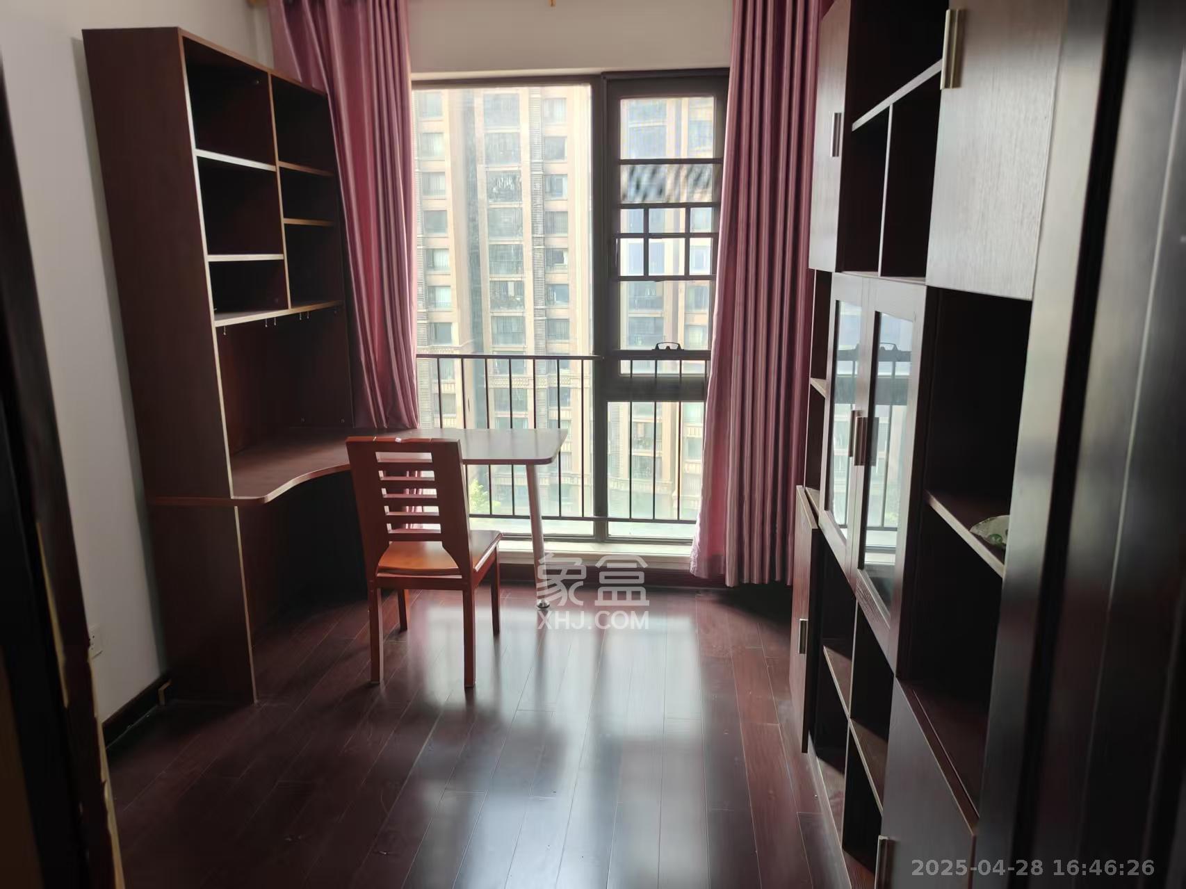 中海国际一期 4室2厅2卫 2100.0元/月 中海国际一期 4室2厅2卫 2100.0元/月室内图