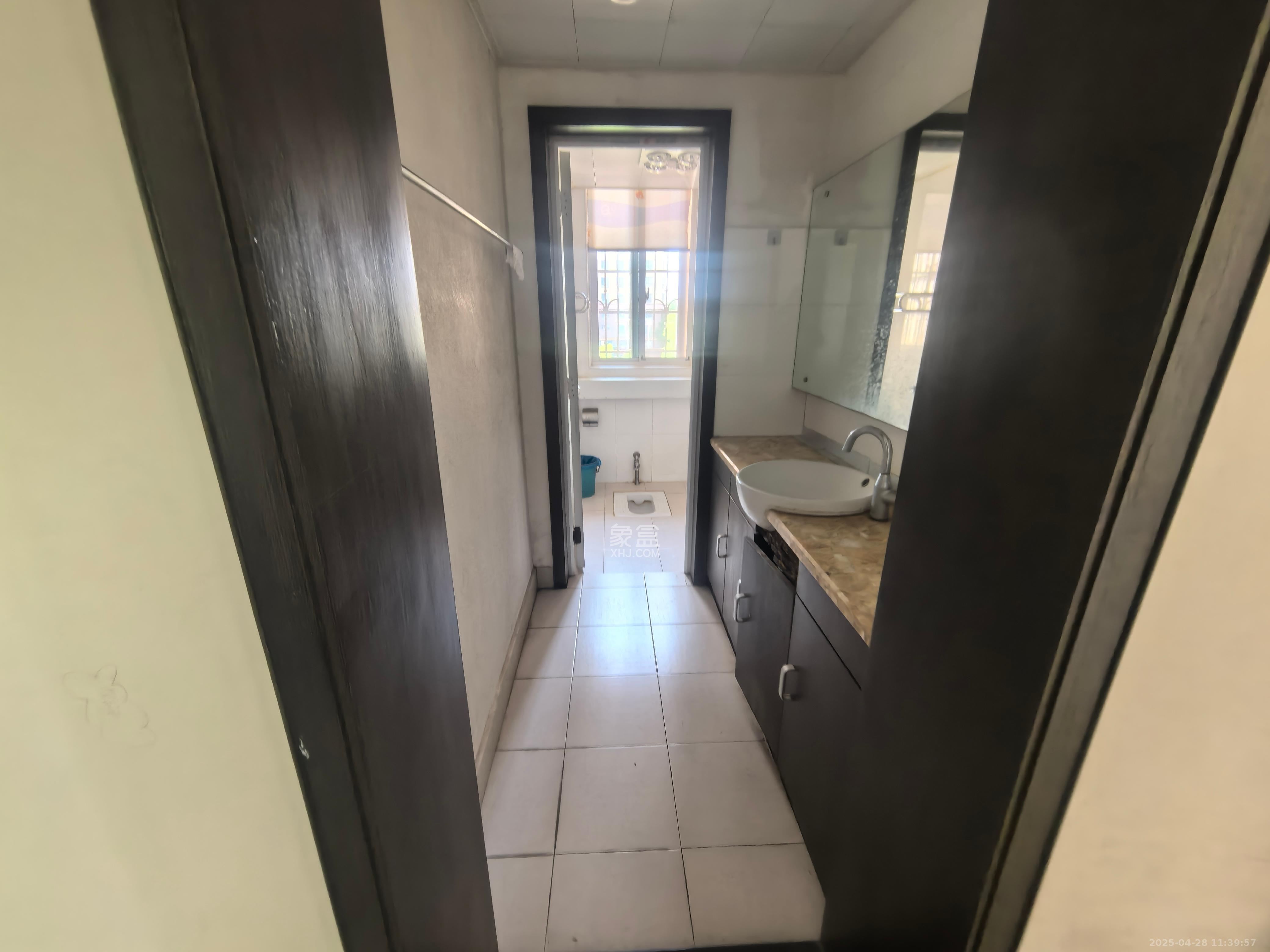 水印华府一期  3室2厅1卫    2100.0元/月室内图