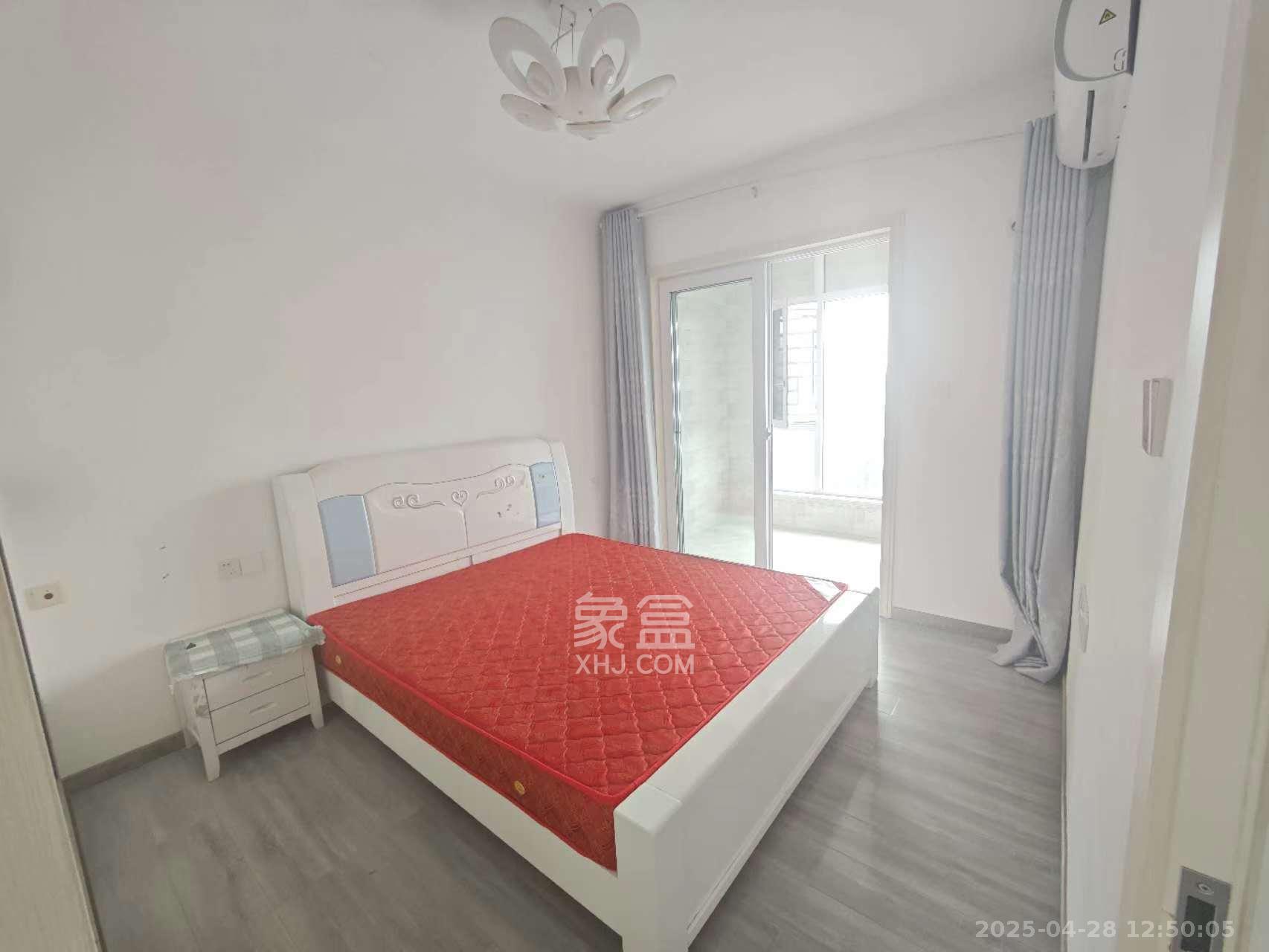 绿地海外滩一期 3室2厅1卫 1800.0元/月 绿地海外滩一期 3室2厅1卫 1800.0元/月室内图