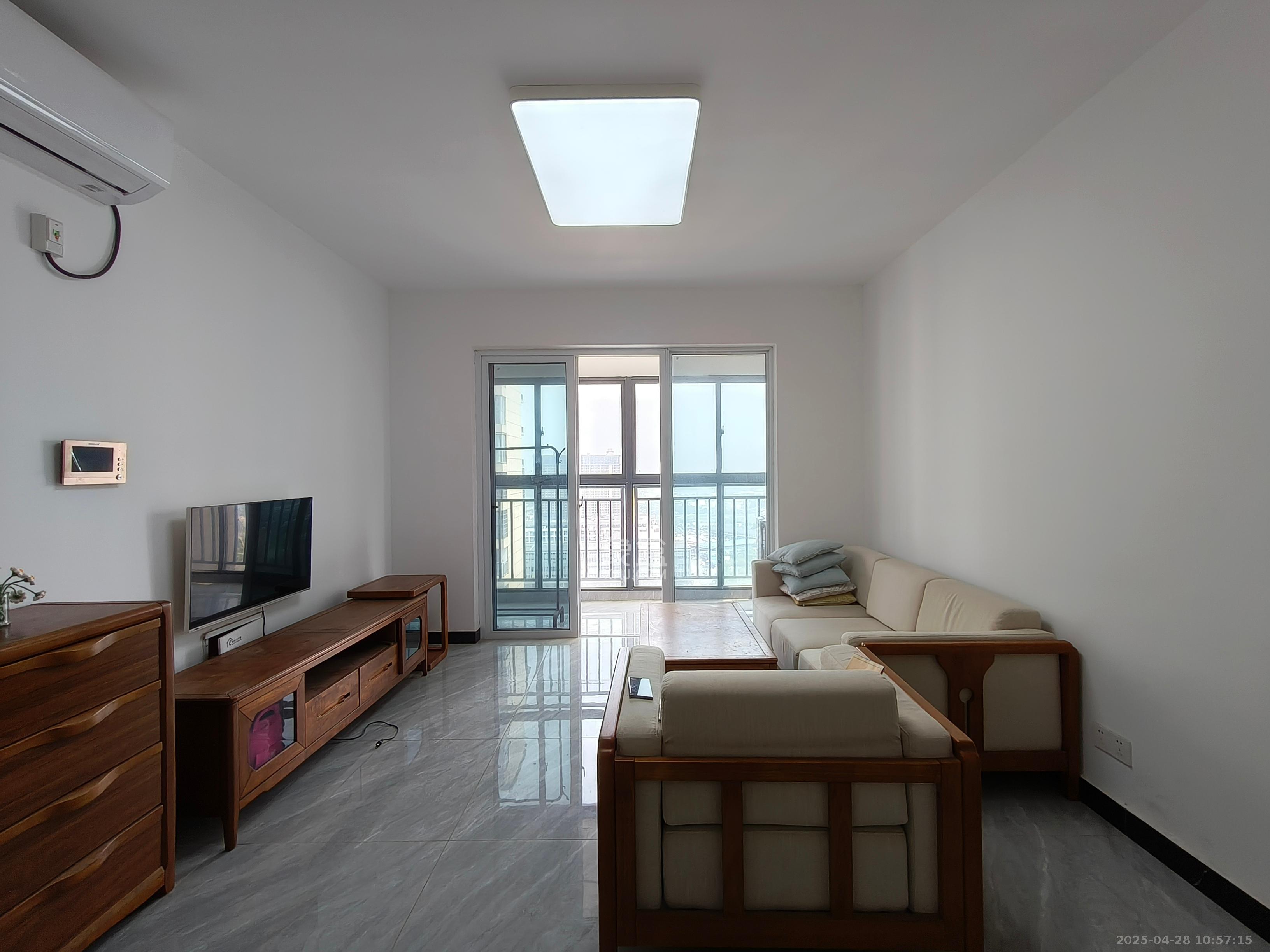 和悦城(蟠龙景苑)  3室2厅1卫    2000.0元/月 和悦城(蟠龙景苑)  3室2厅1卫    2000.0元/月