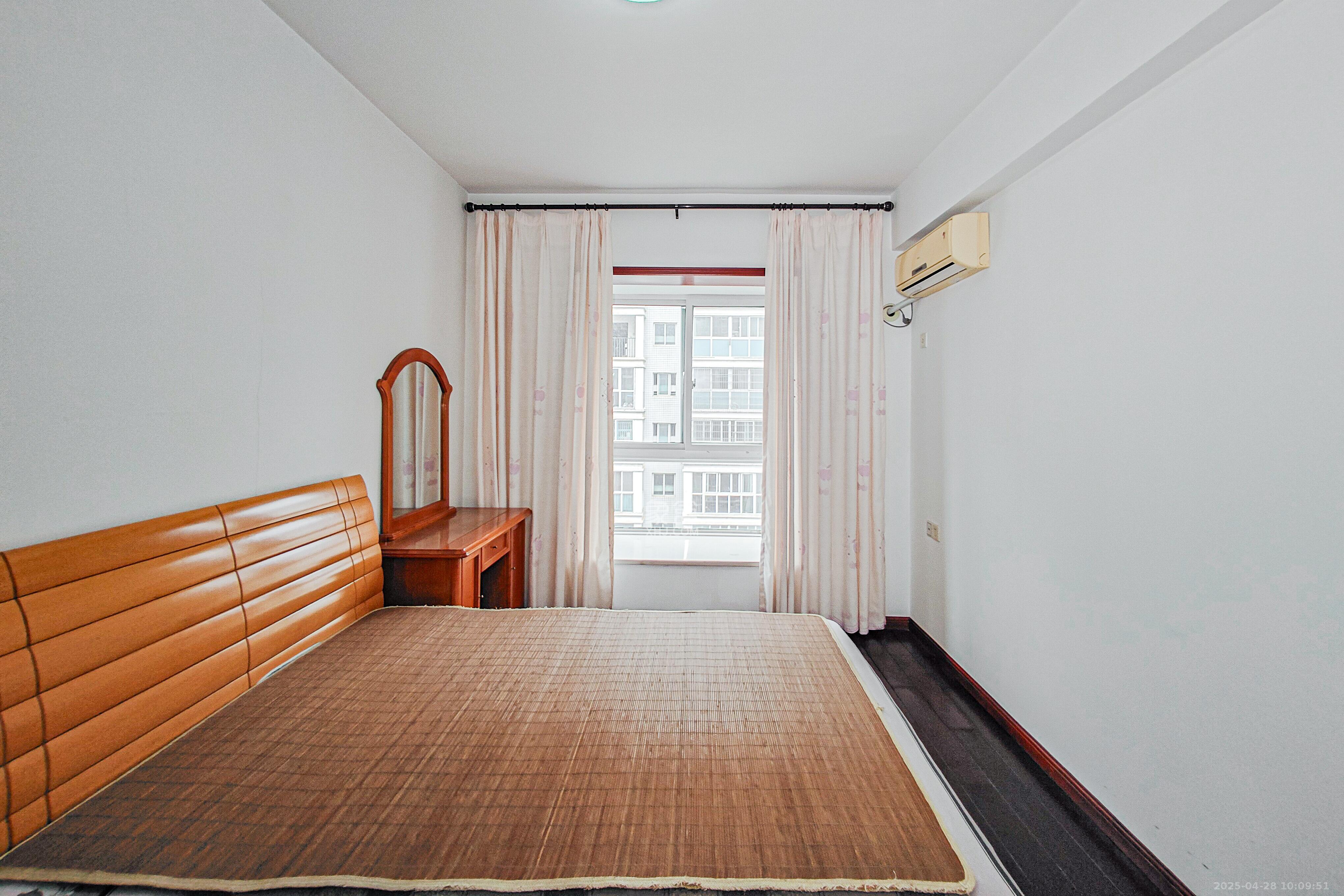 鸿景雅苑  3室2厅1卫    166.0万 鸿景雅苑  3室2厅1卫    166.0万卧室