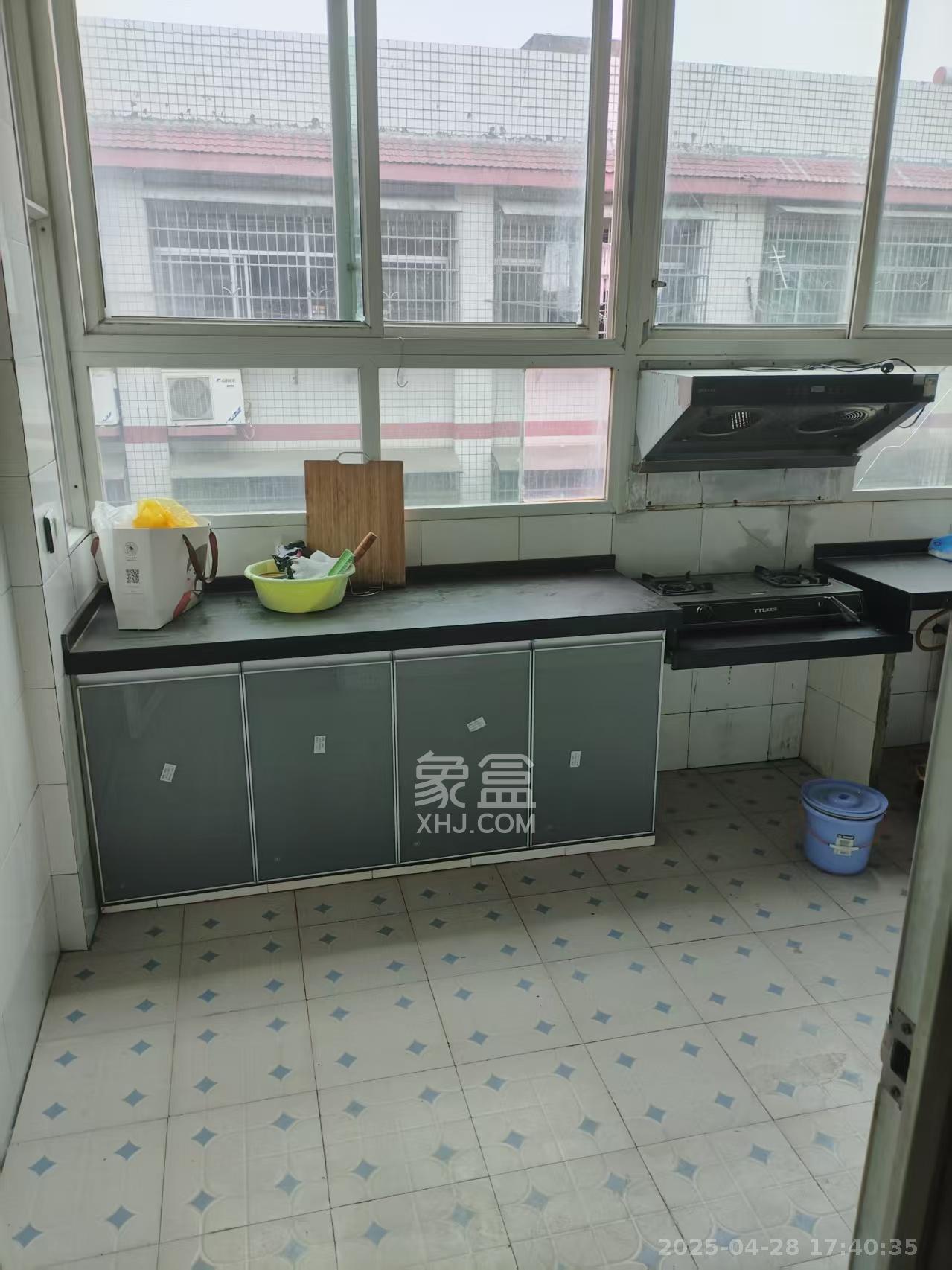 裕园小区(含浦) 1室0厅0卫 1300.0元/月 裕园小区(含浦) 1室0厅0卫 1300.0元/月室内图