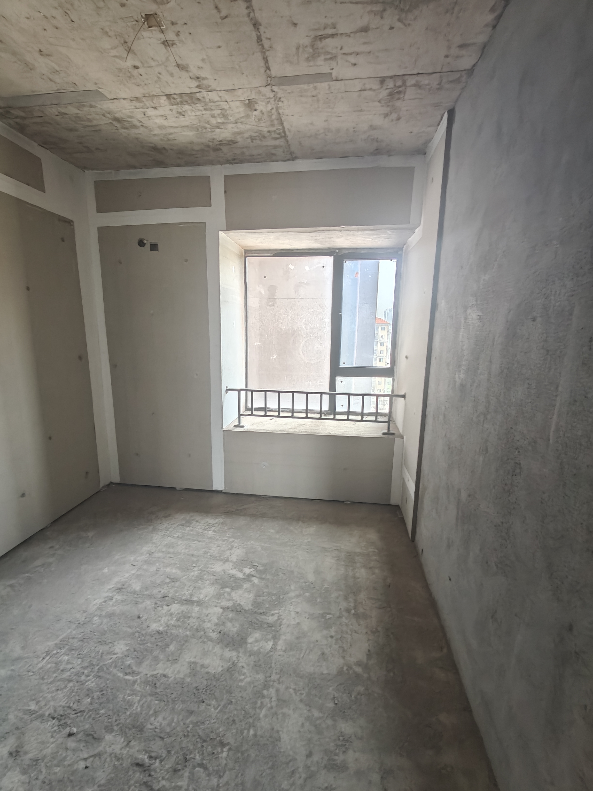 宁邦中心（二期公园里）  4室2厅2卫   89.80万客厅