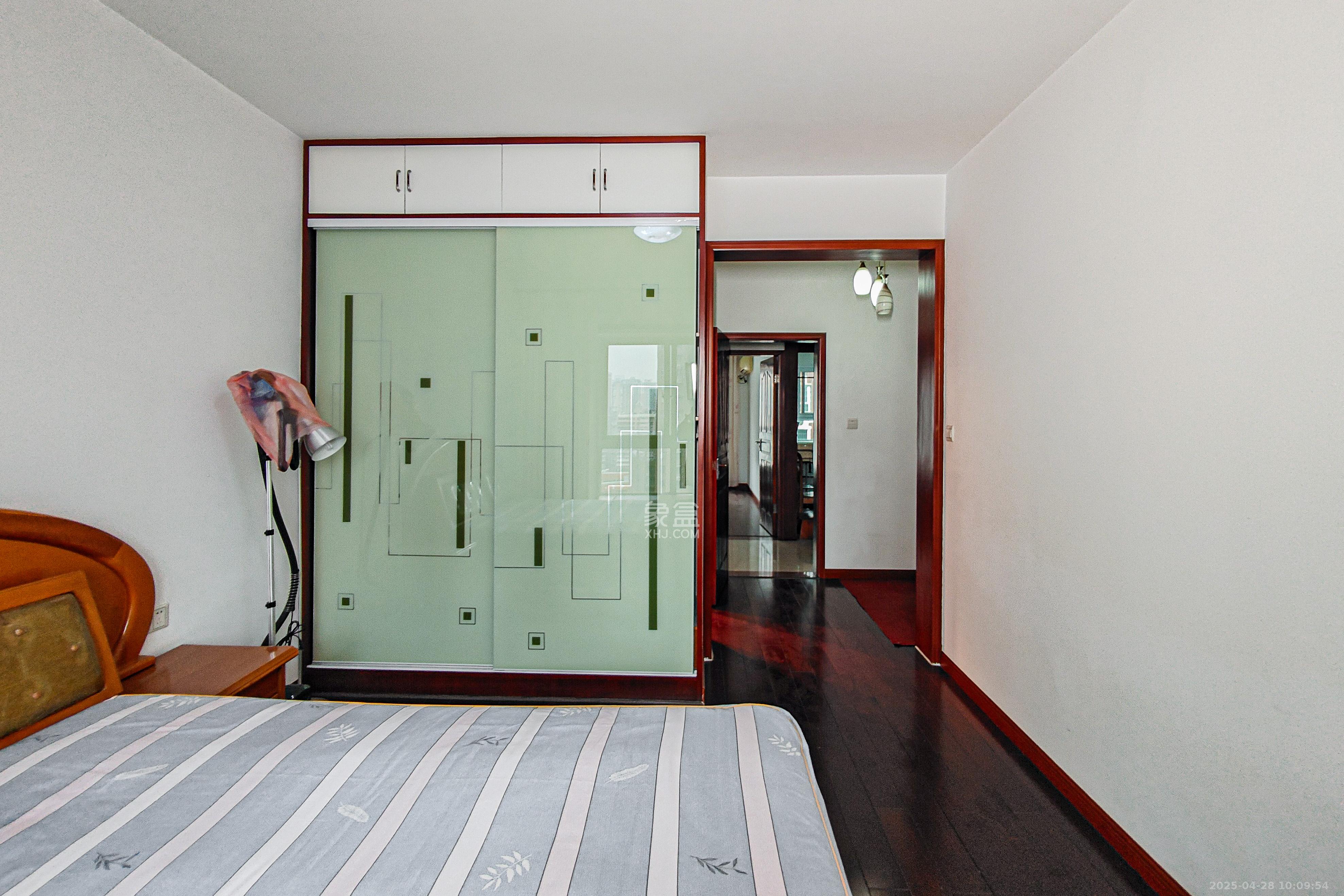 鸿景雅苑  3室2厅1卫    166.0万 鸿景雅苑  3室2厅1卫    166.0万卧室