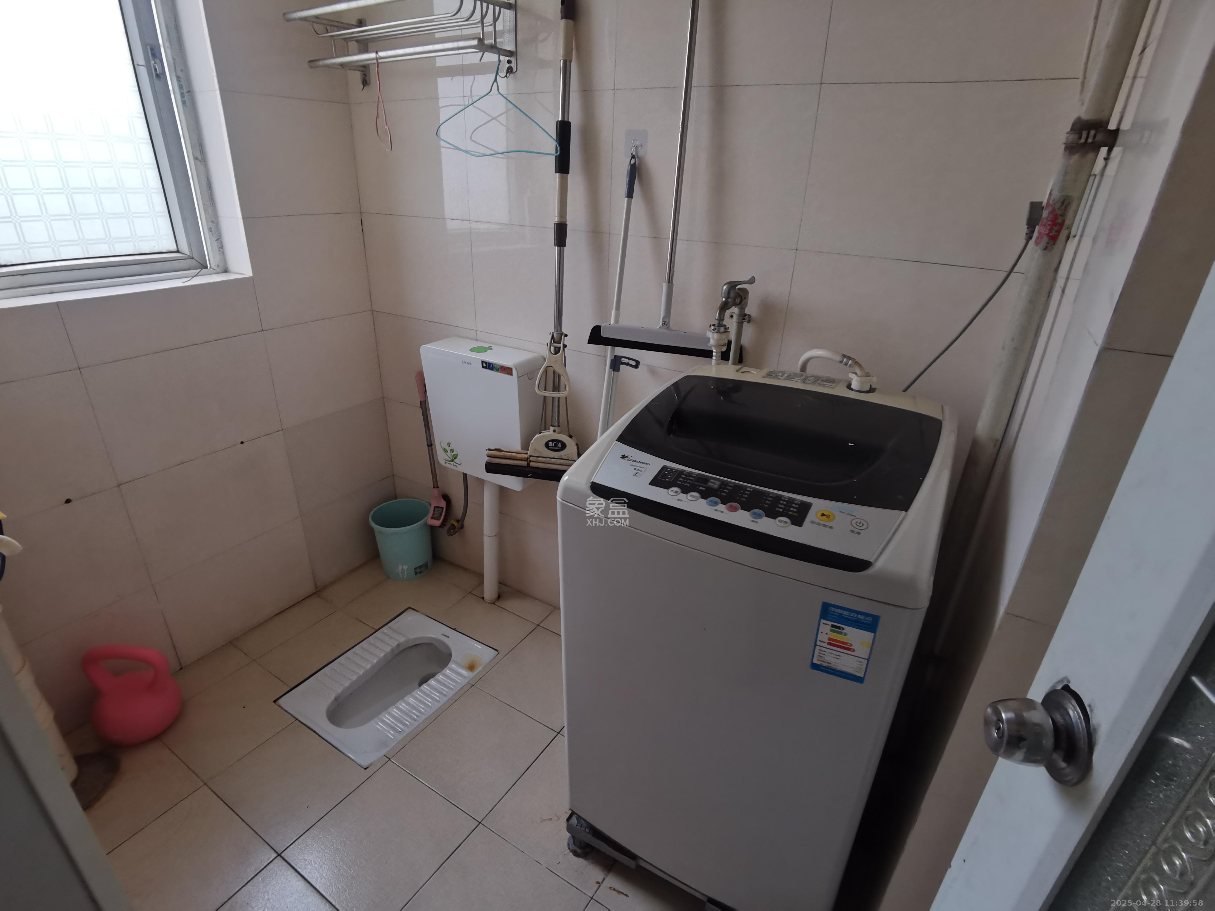 新桥沁园(银港农贸市场)  2室1厅1卫    1200.0元/月 新桥沁园(银港农贸市场)  2室1厅1卫    1200.0元/月室内图