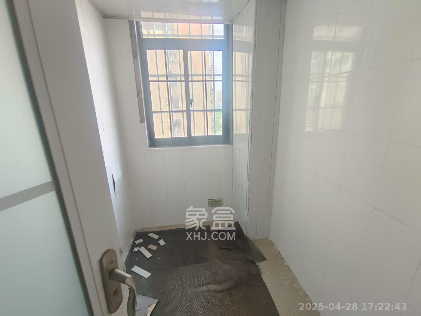 盘龙名府 3室2厅1卫 1500.0元/月 盘龙名府 3室2厅1卫 1500.0元/月室内图