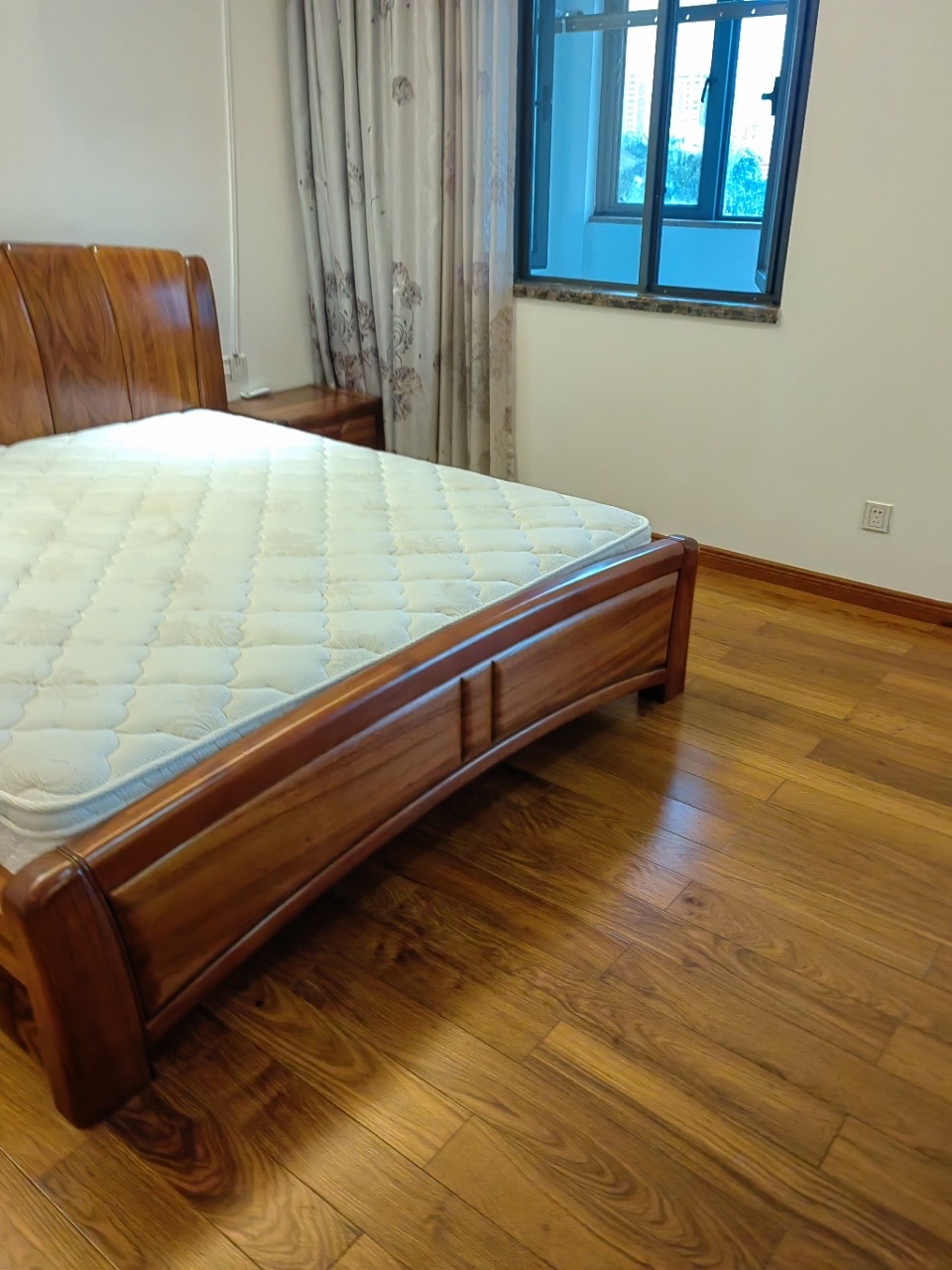 龙墅湾  6室5厅4卫   35000.00元/月室内图