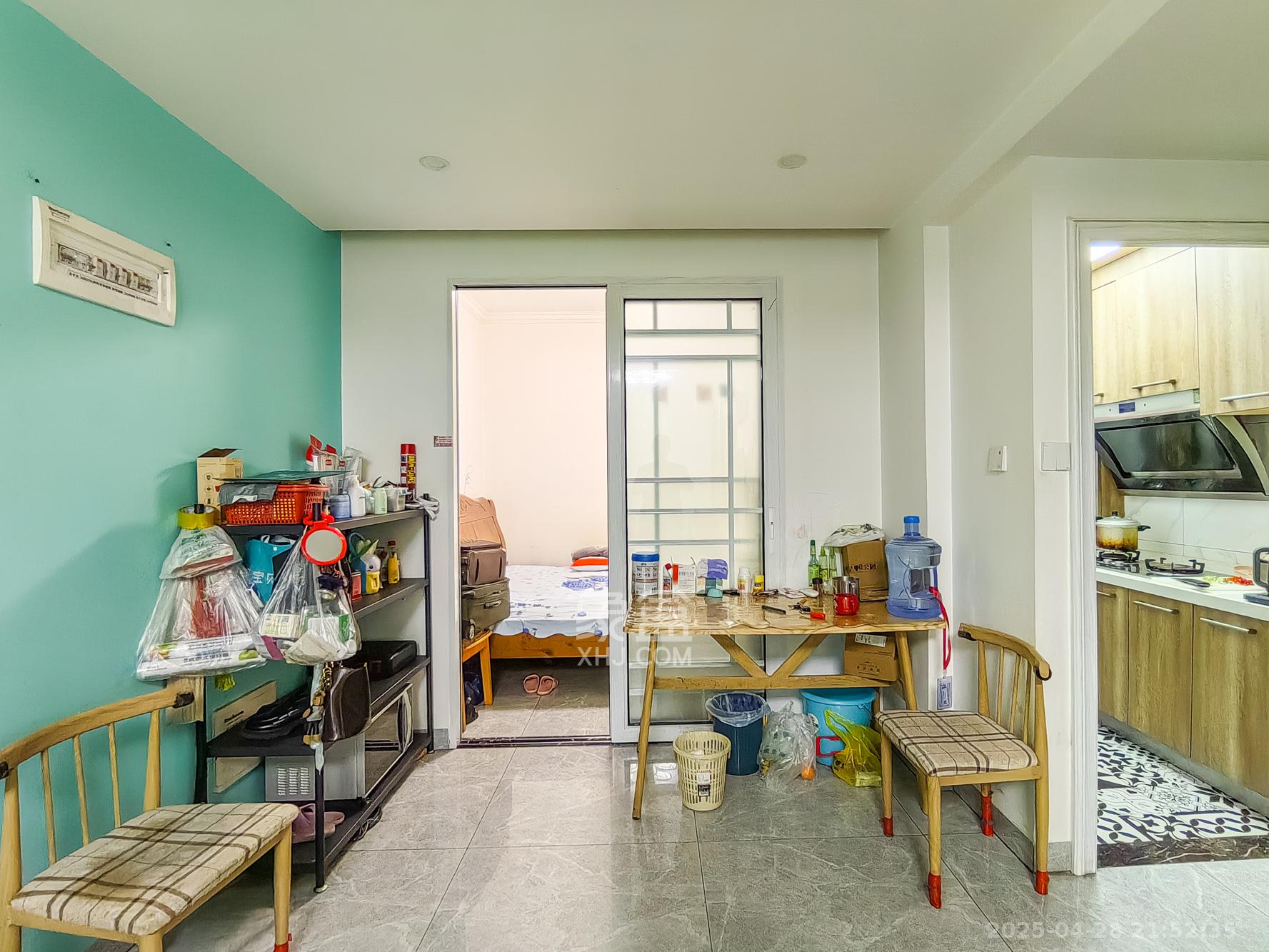 荣盛花语城 3室2厅1卫 59.8万 荣盛花语城 3室2厅1卫 59.8万客厅