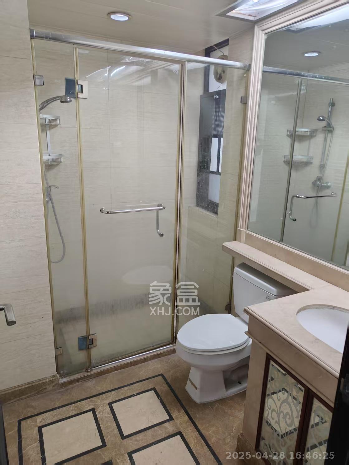 中海国际一期 4室2厅2卫 2100.0元/月 中海国际一期 4室2厅2卫 2100.0元/月室内图