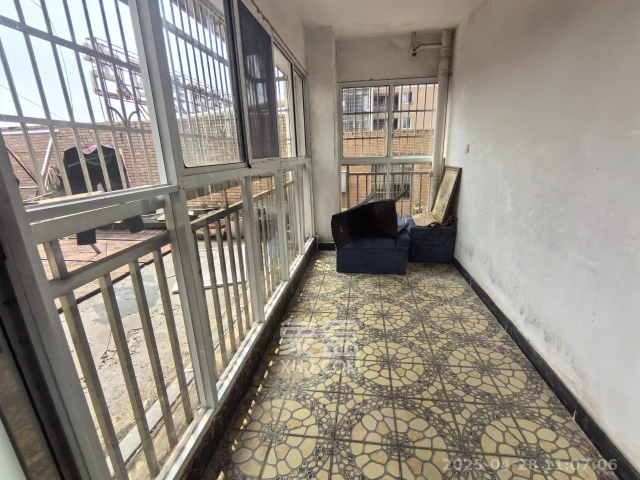 南郡雅园 2室2厅1卫 1300.0元/月 南郡雅园 2室2厅1卫 1300.0元/月室内图