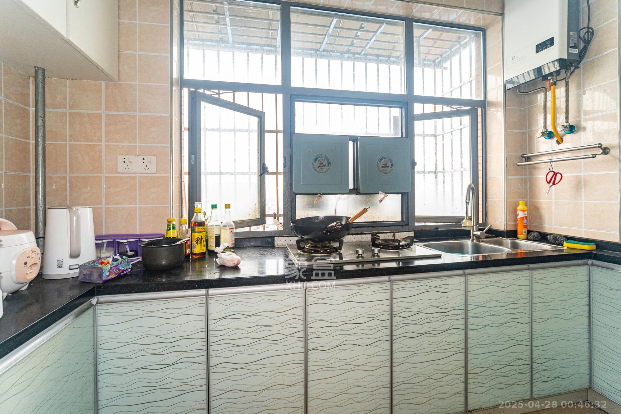 长永佳苑  2室2厅1卫    36.8万 长永佳苑  2室2厅1卫    36.8万厨房