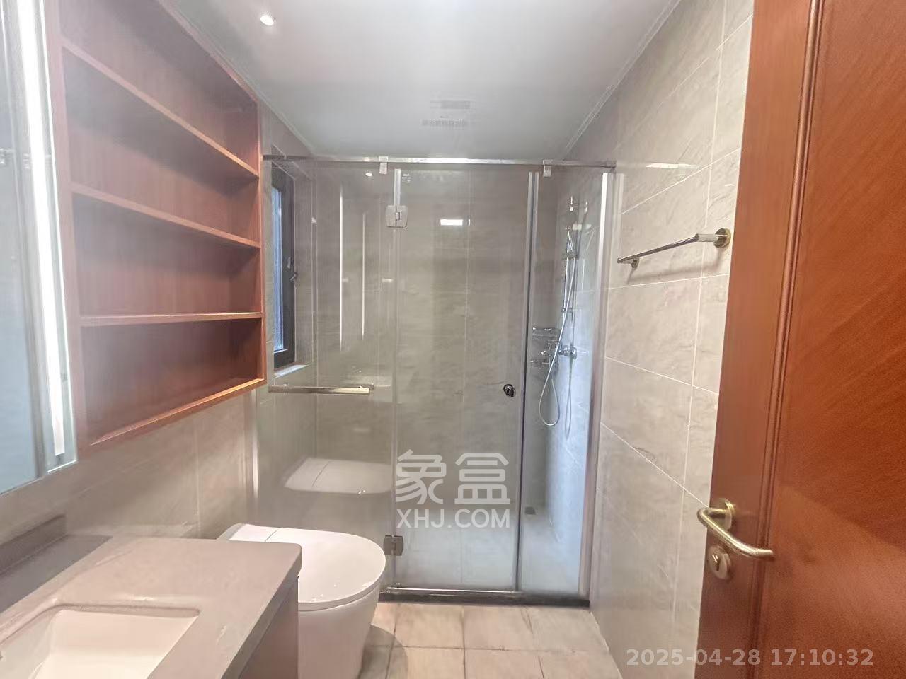 恒大文化旅游城A区  3室2厅2卫   1800.00元/月室内图