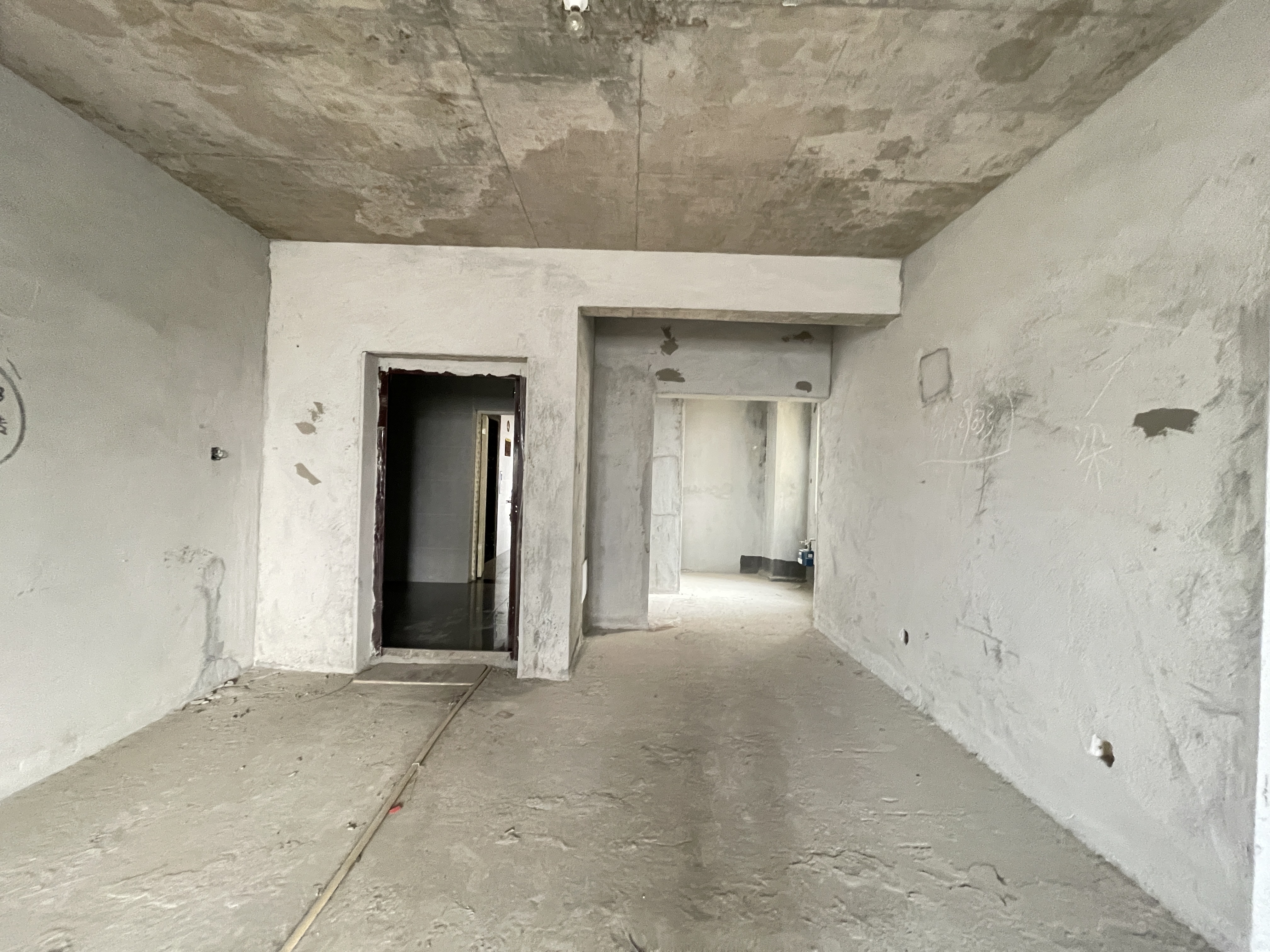 大汉资江城 4室2厅2卫 95.0万 大汉资江城 4室2厅2卫 95.0万客厅