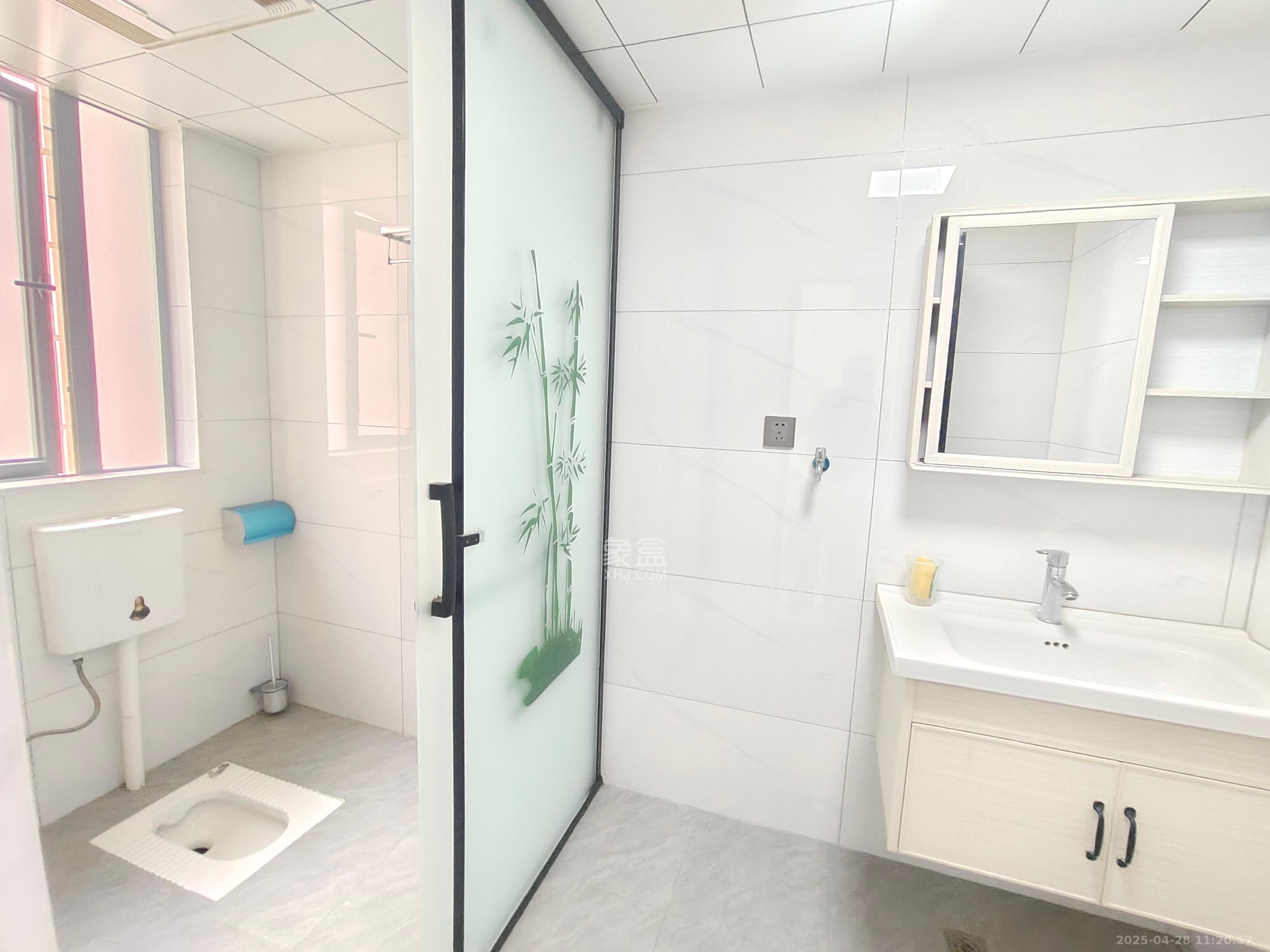 真人桥家园一期 3室2厅2卫 2200.0元/月 真人桥家园一期 3室2厅2卫 2200.0元/月室内图