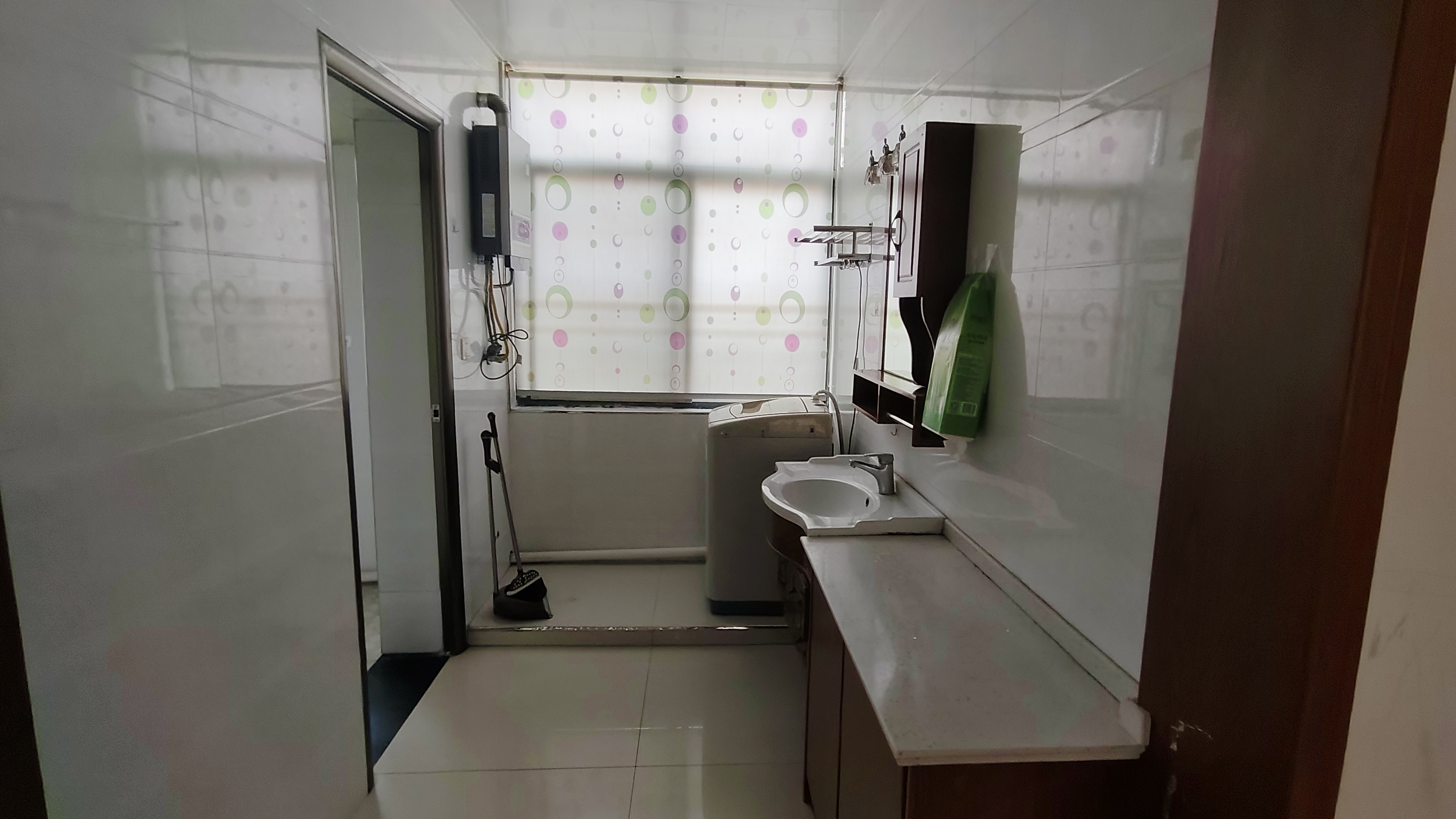 四海花园  2室2厅1卫    1000.0元/月 四海花园  2室2厅1卫    1000.0元/月室内图