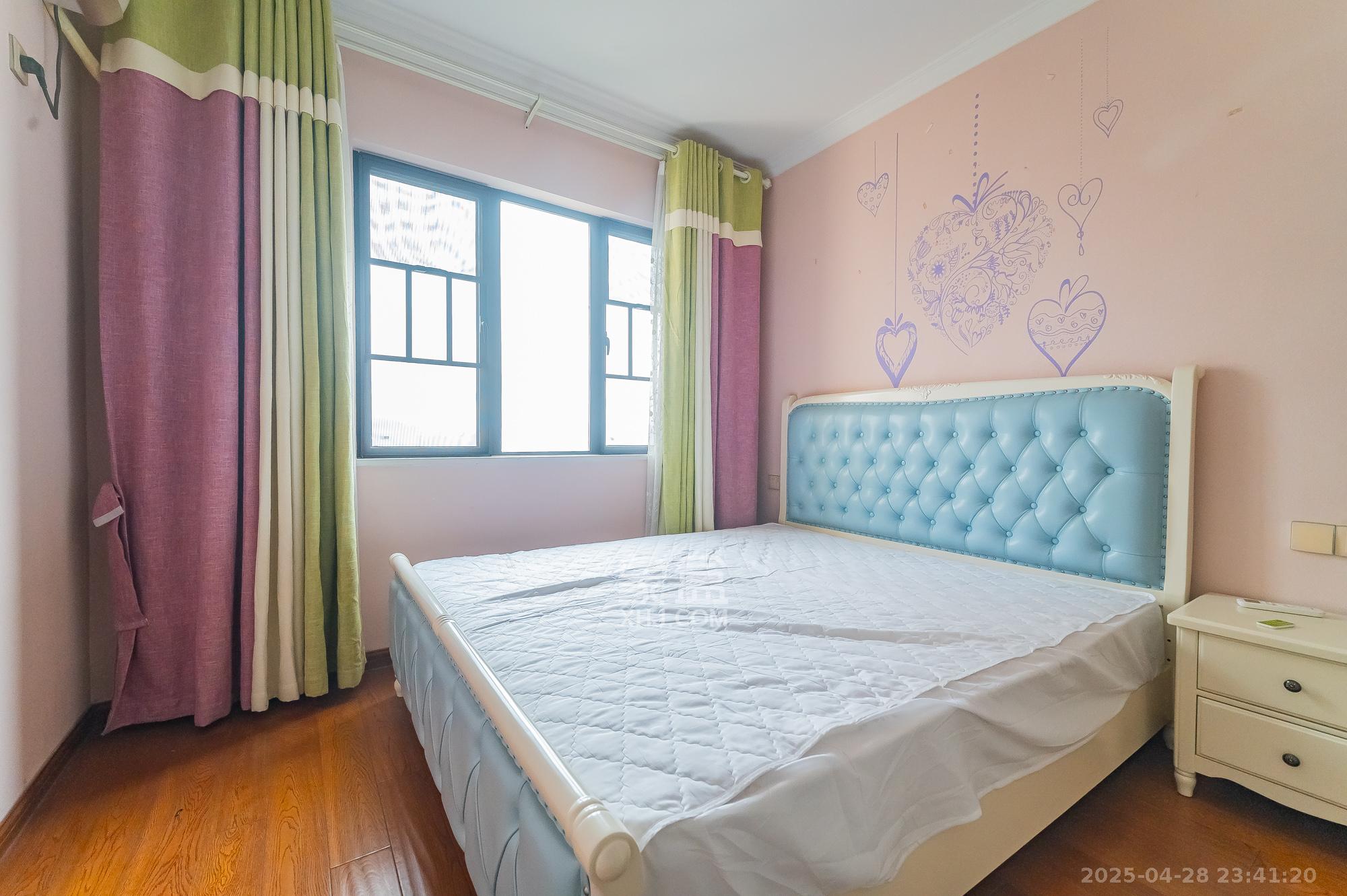 星湖湾二期高层 3室2厅1卫 75.0万 星湖湾二期高层 3室2厅1卫 75.0万卧室