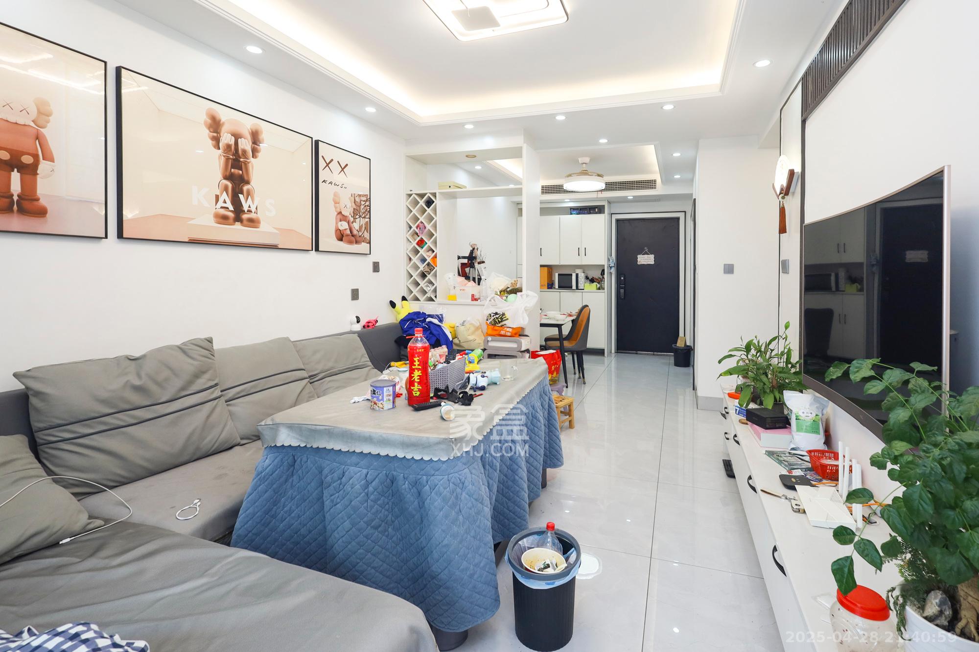 长沙融创城  3室2厅1卫    55.0万 长沙融创城  3室2厅1卫    55.0万客厅