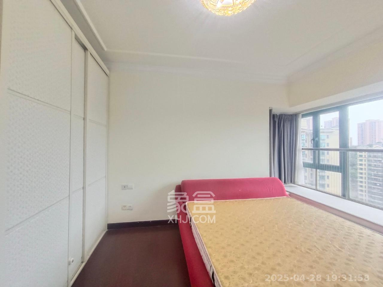 恒大城  4室2厅2卫    2600.0元/月 恒大城  4室2厅2卫    2600.0元/月室内图