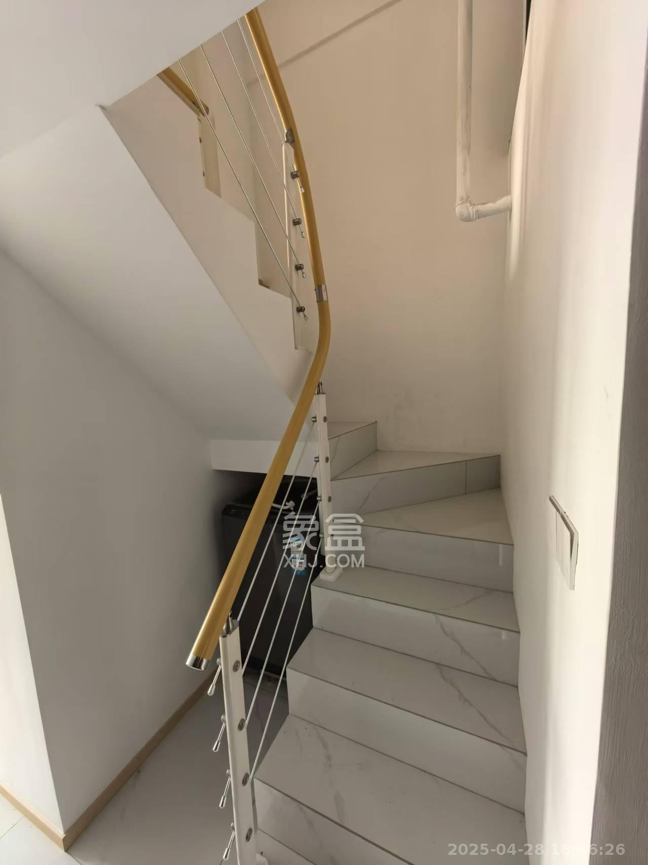 映客龙湖璟翠公馆（映客龙湖璟翠中心）   41.63㎡      1800.0元/月室内图