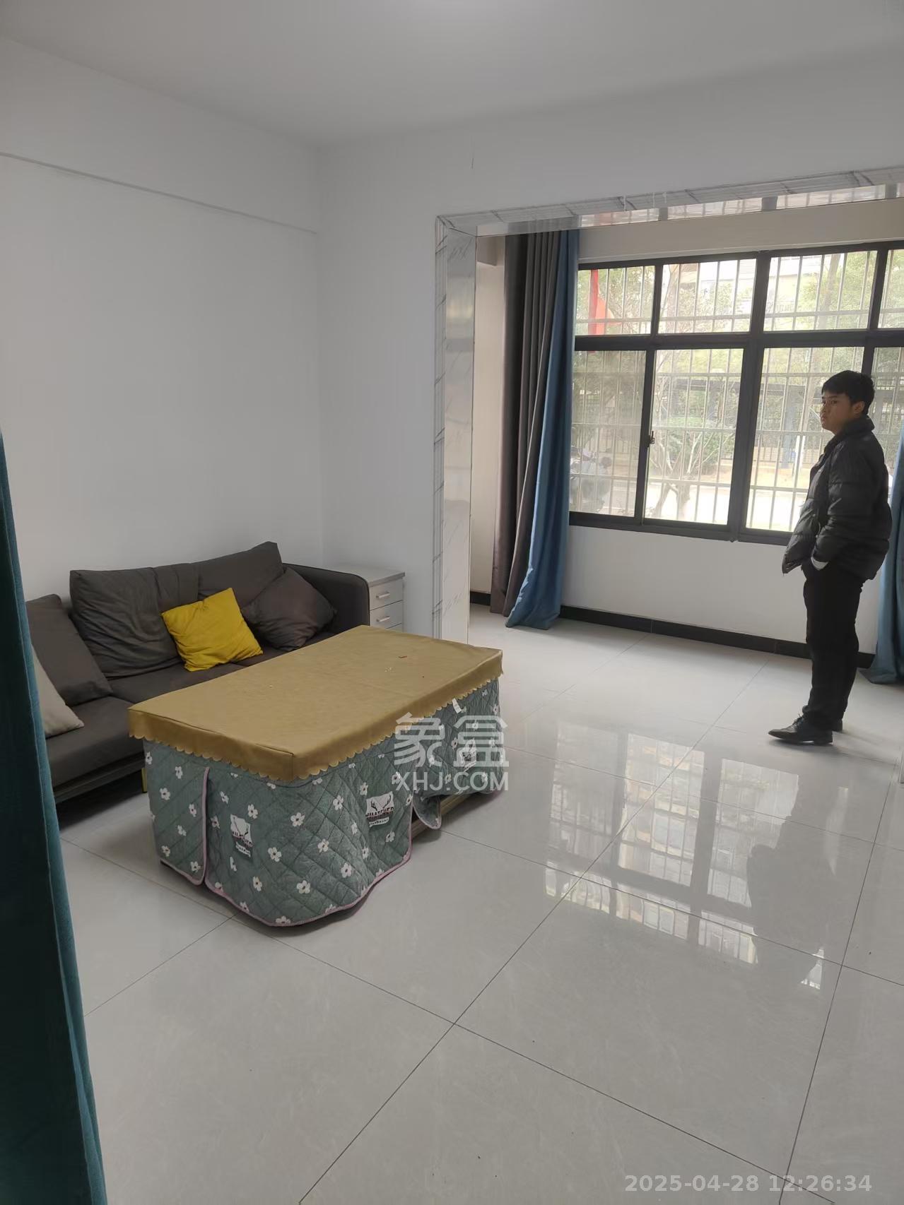 黑石安置小区（铭安安置小区）  3室2厅2卫   2800.00元/月室内图